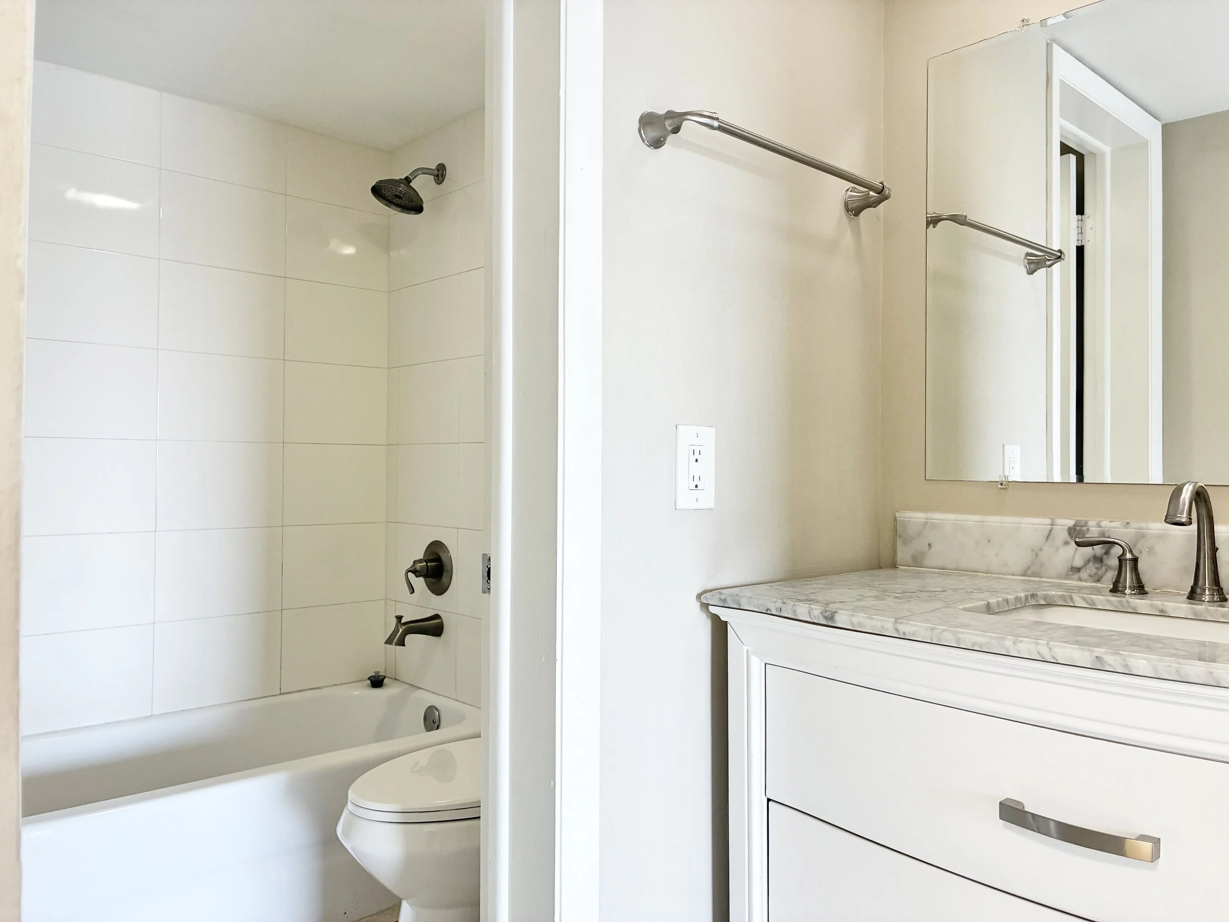 52-Master Bathroom.jpg