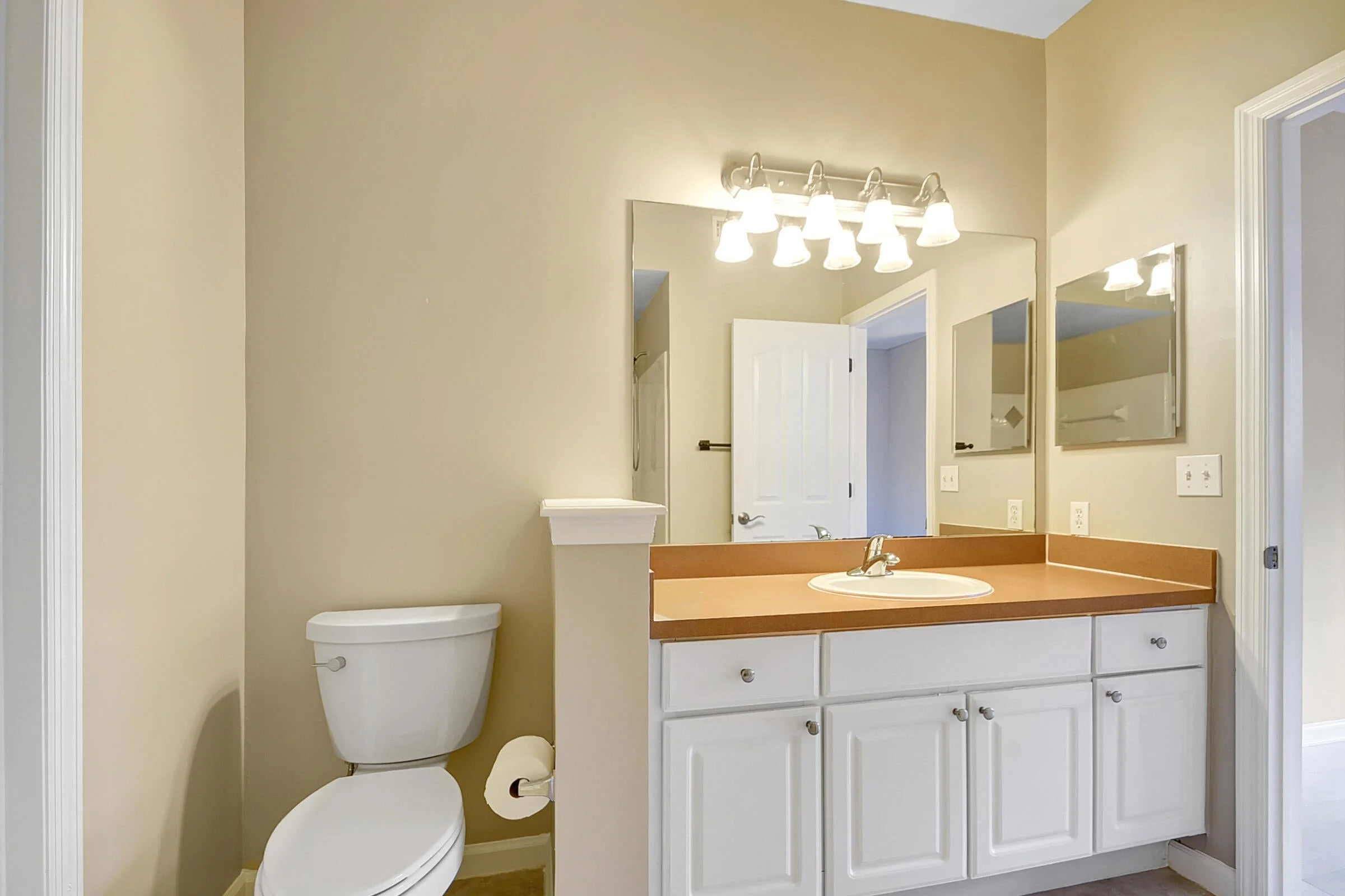 20-Bathroom MB.jpg