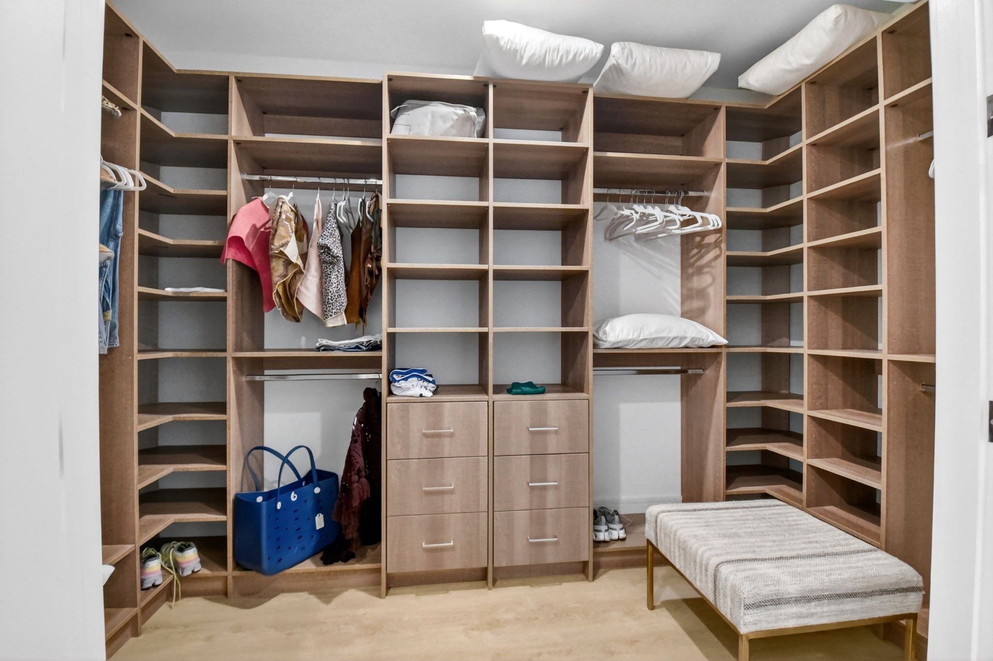 60-Master walk in closet.jpg