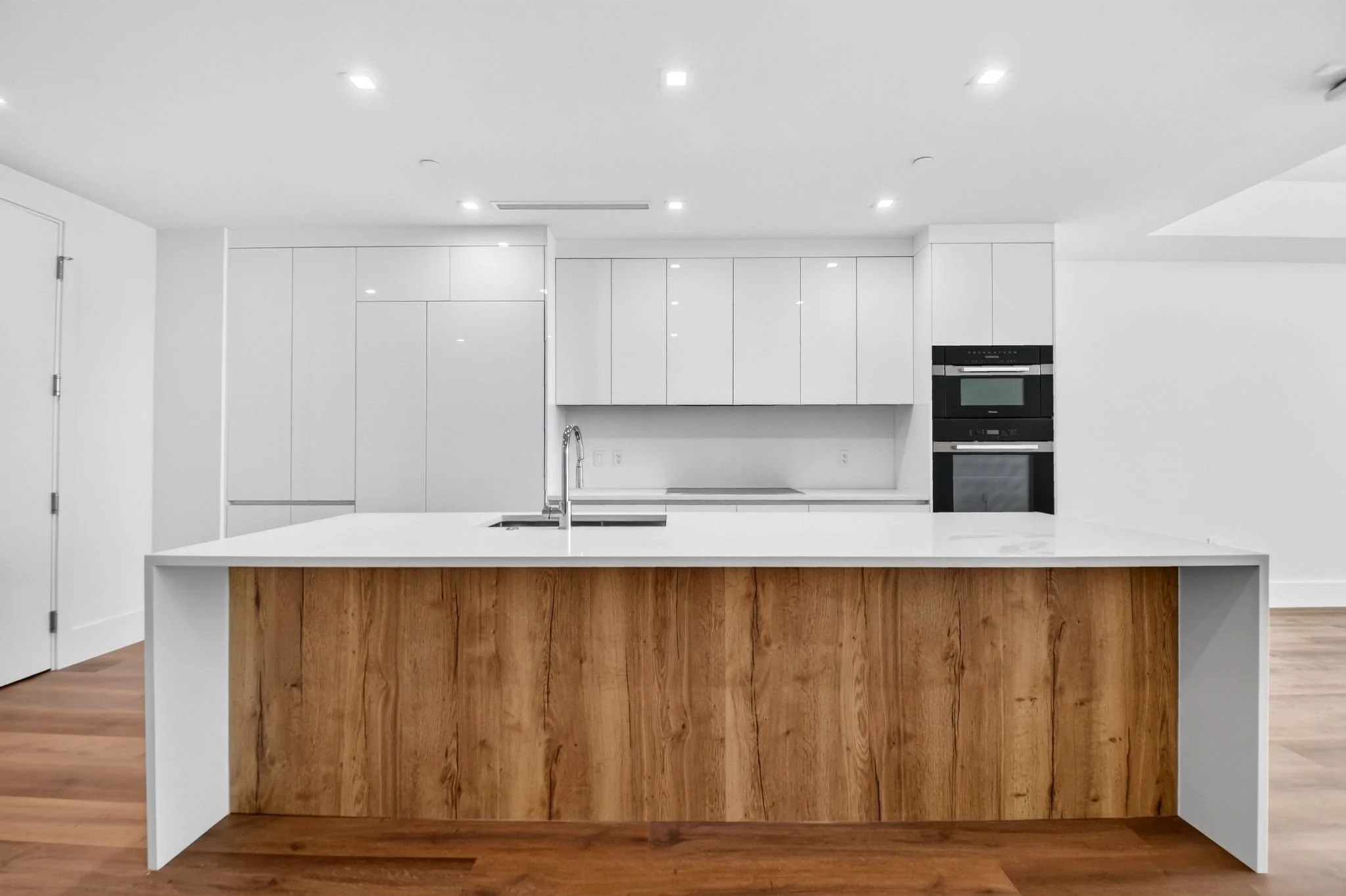 38-Kitchen-220 Lake Shore Dr 1506.jpg