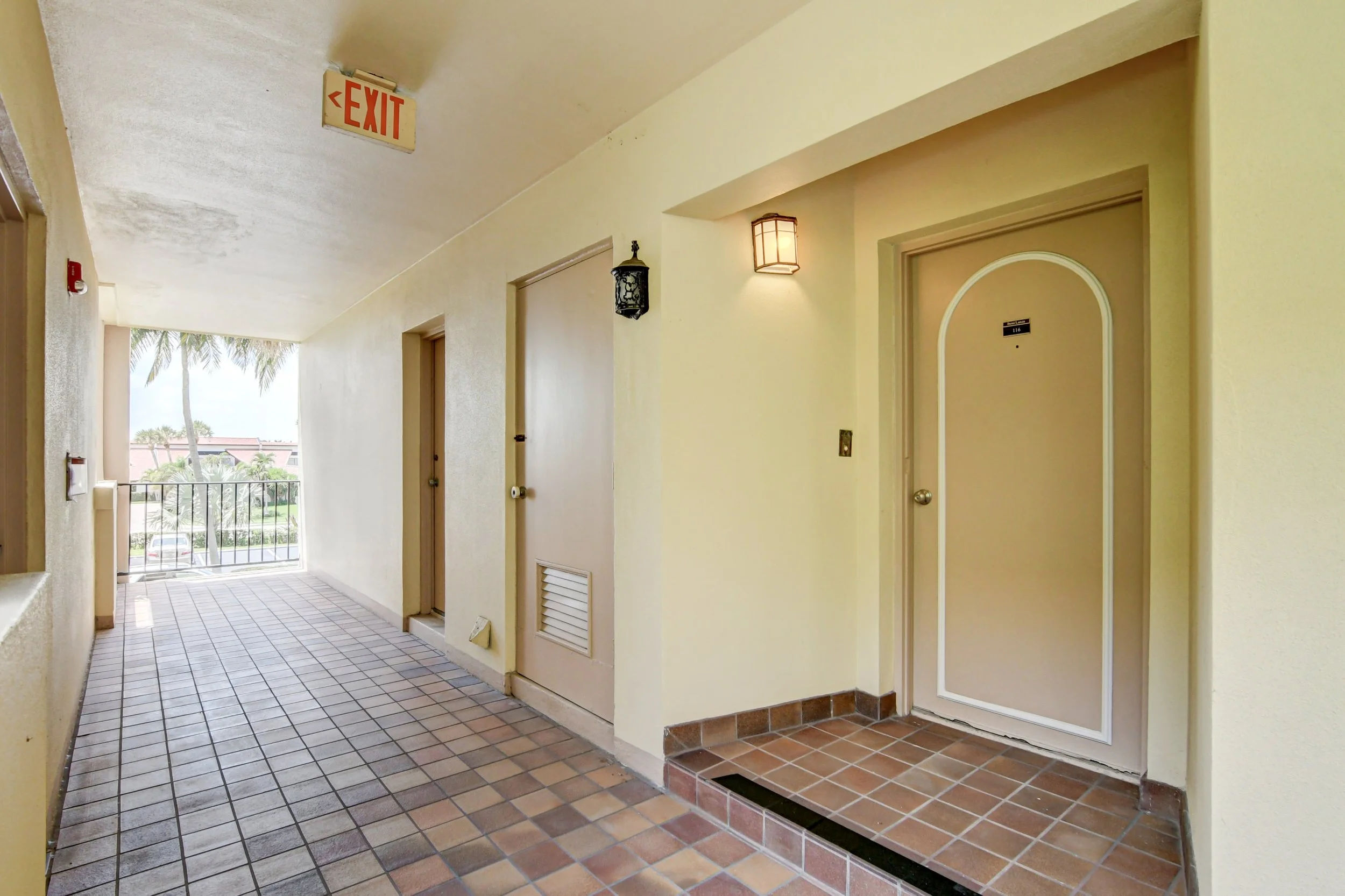 05-Seasonal Palm Beach Rental.jpeg