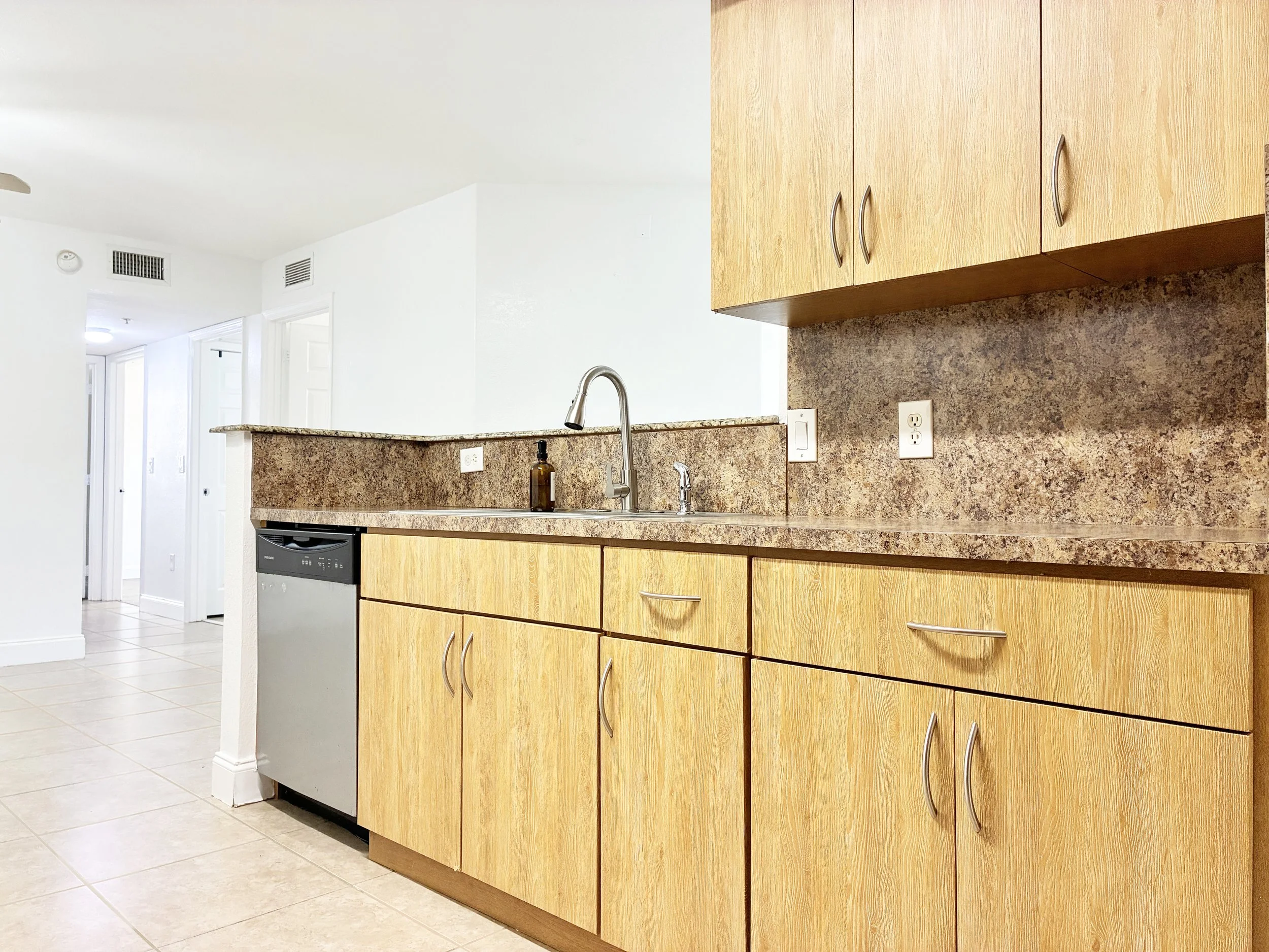 26-Kitchen.jpeg