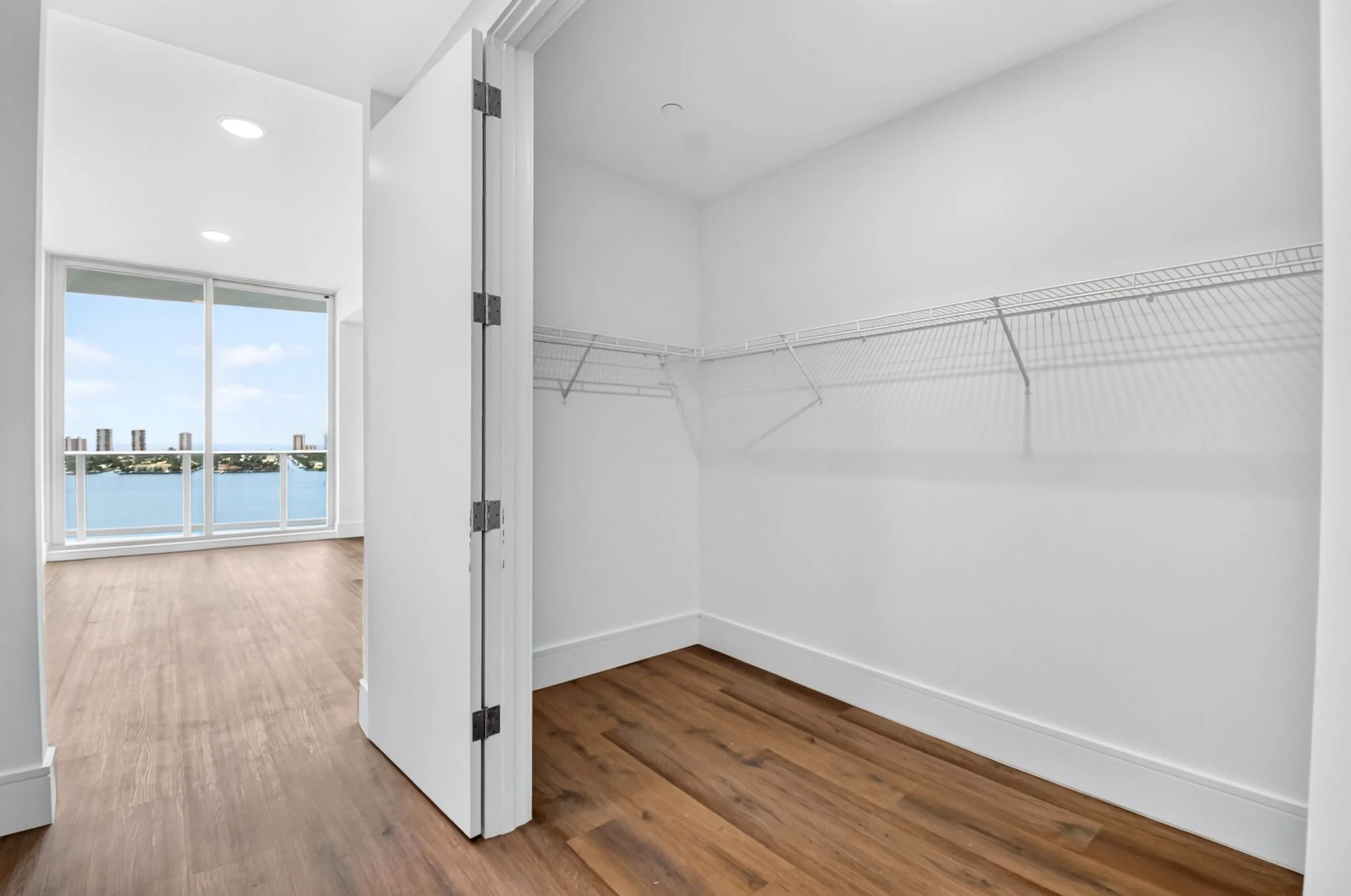 48-Master Closet-220 Lake Shore Dr 1506.jpg