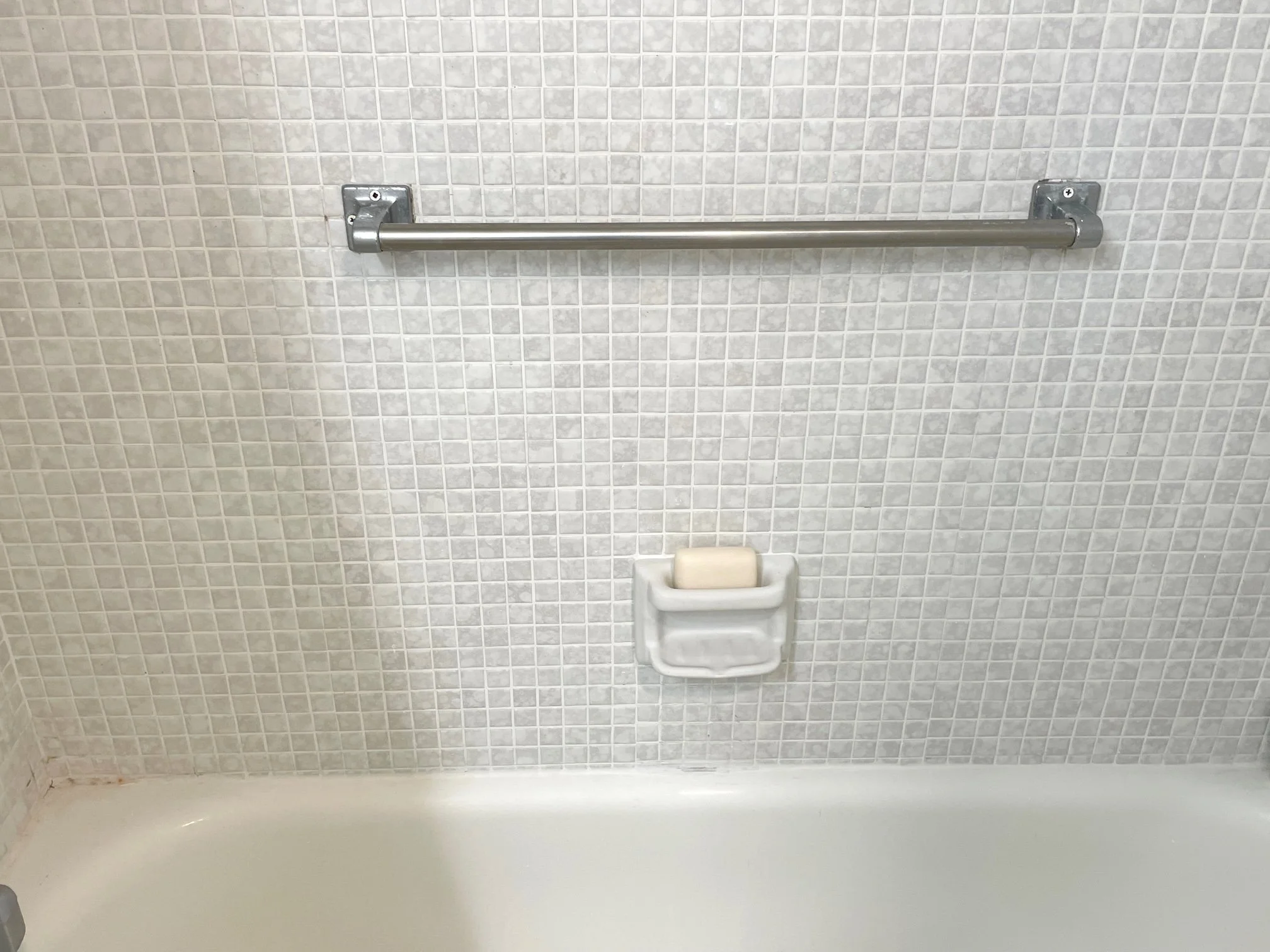 17-Bathroom Tub.jpg