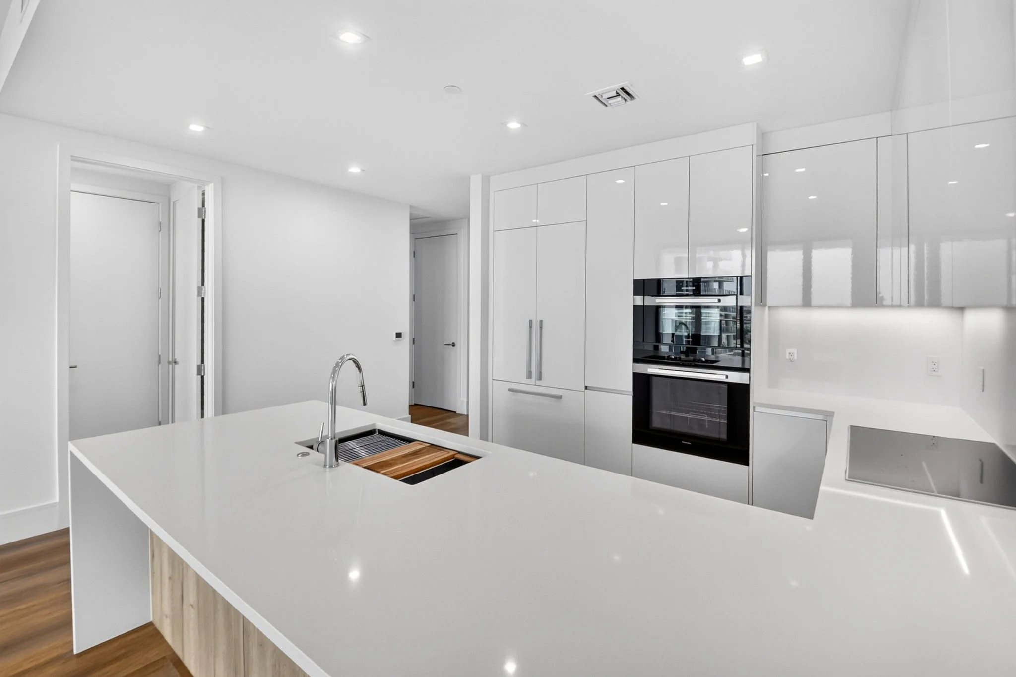 63-Kitchen-220 Lake Shore Dr 1511.jpg