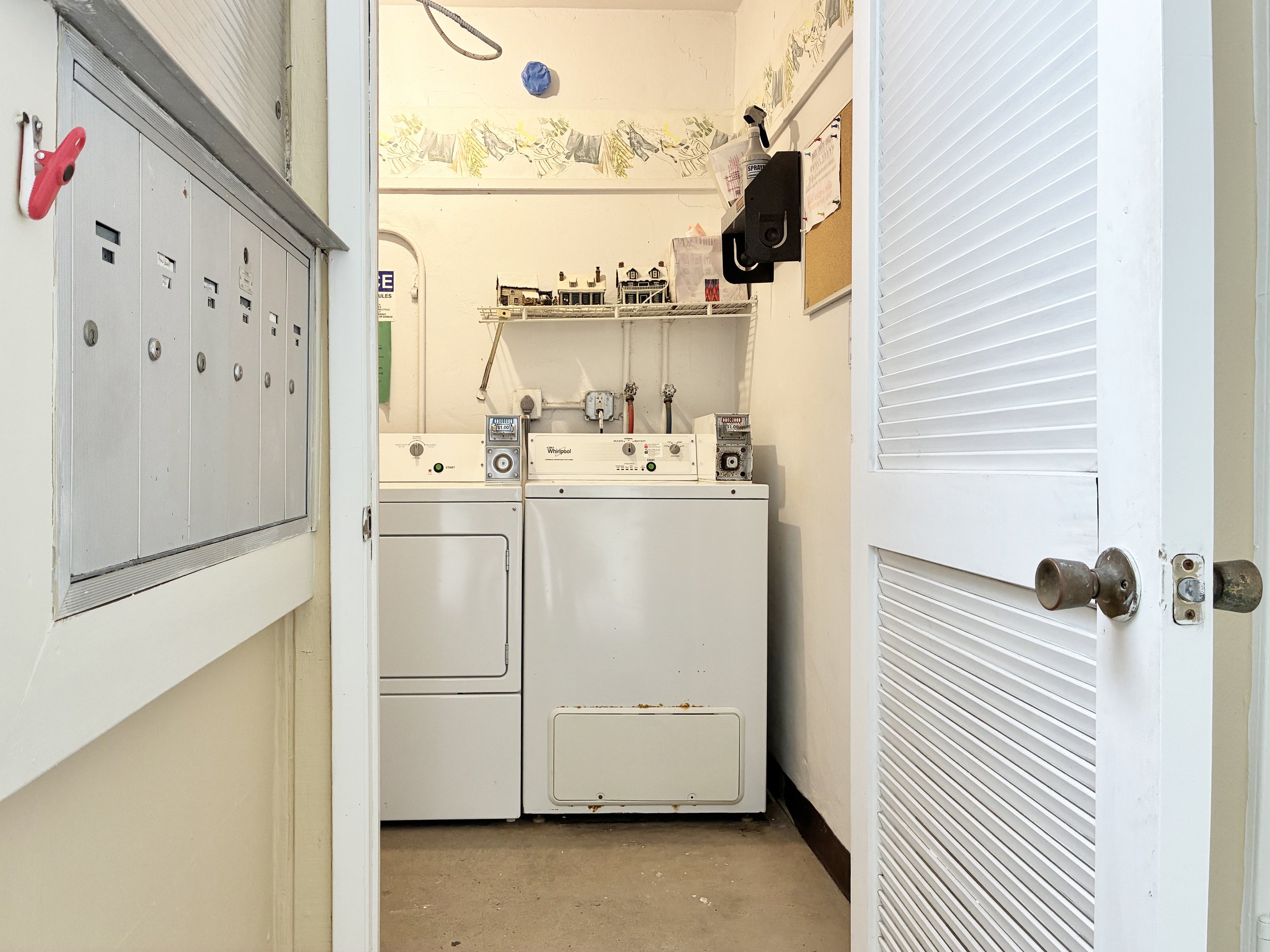 88-Building Laundry Room.jpeg