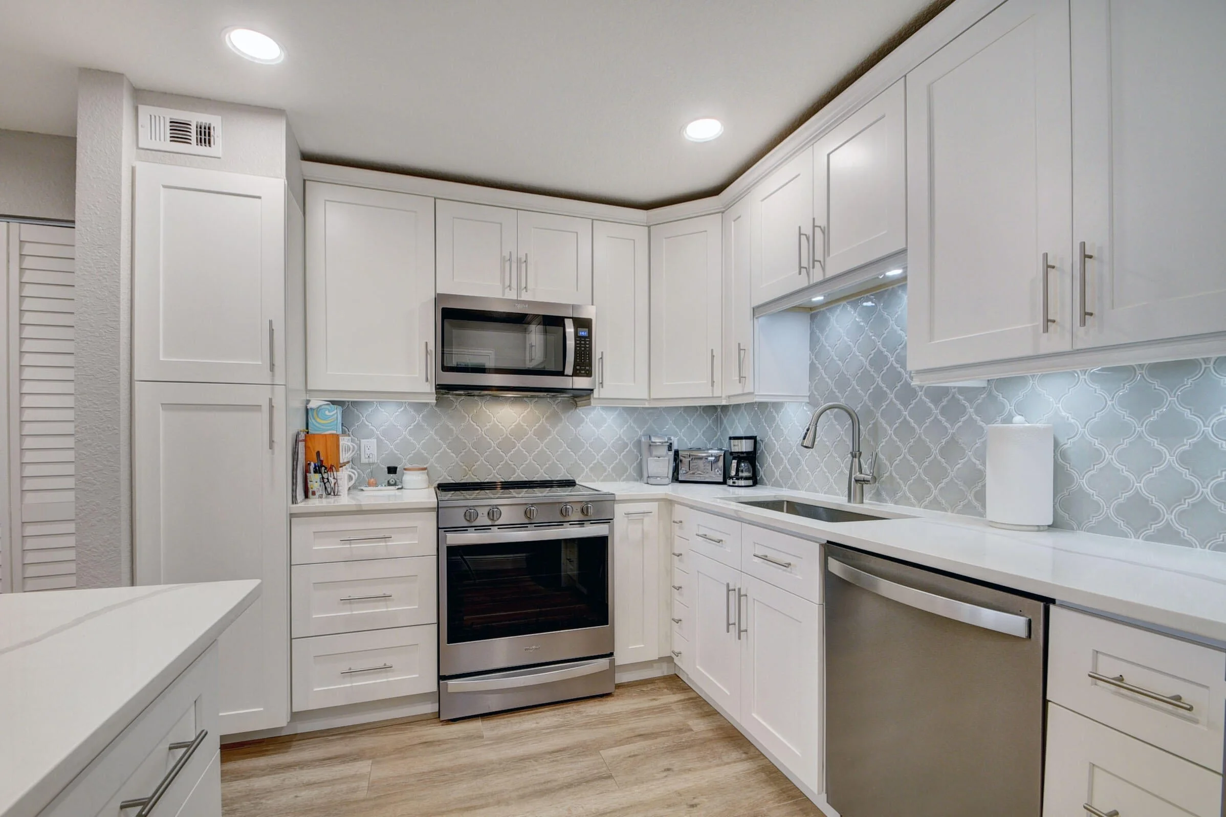 12-Beautiful Waterfront COndo Lantana.jpg