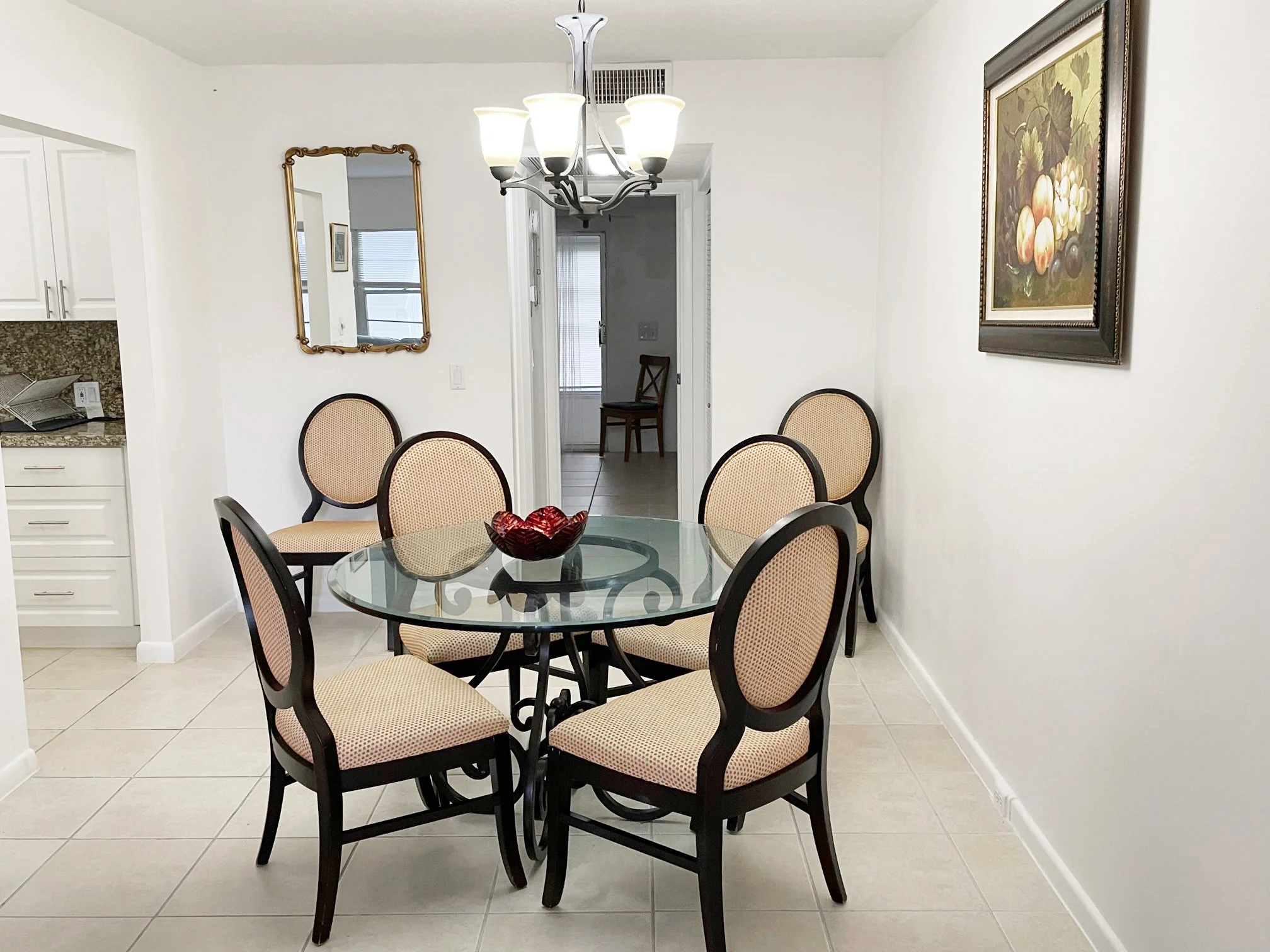 10-Dining Room.jpg