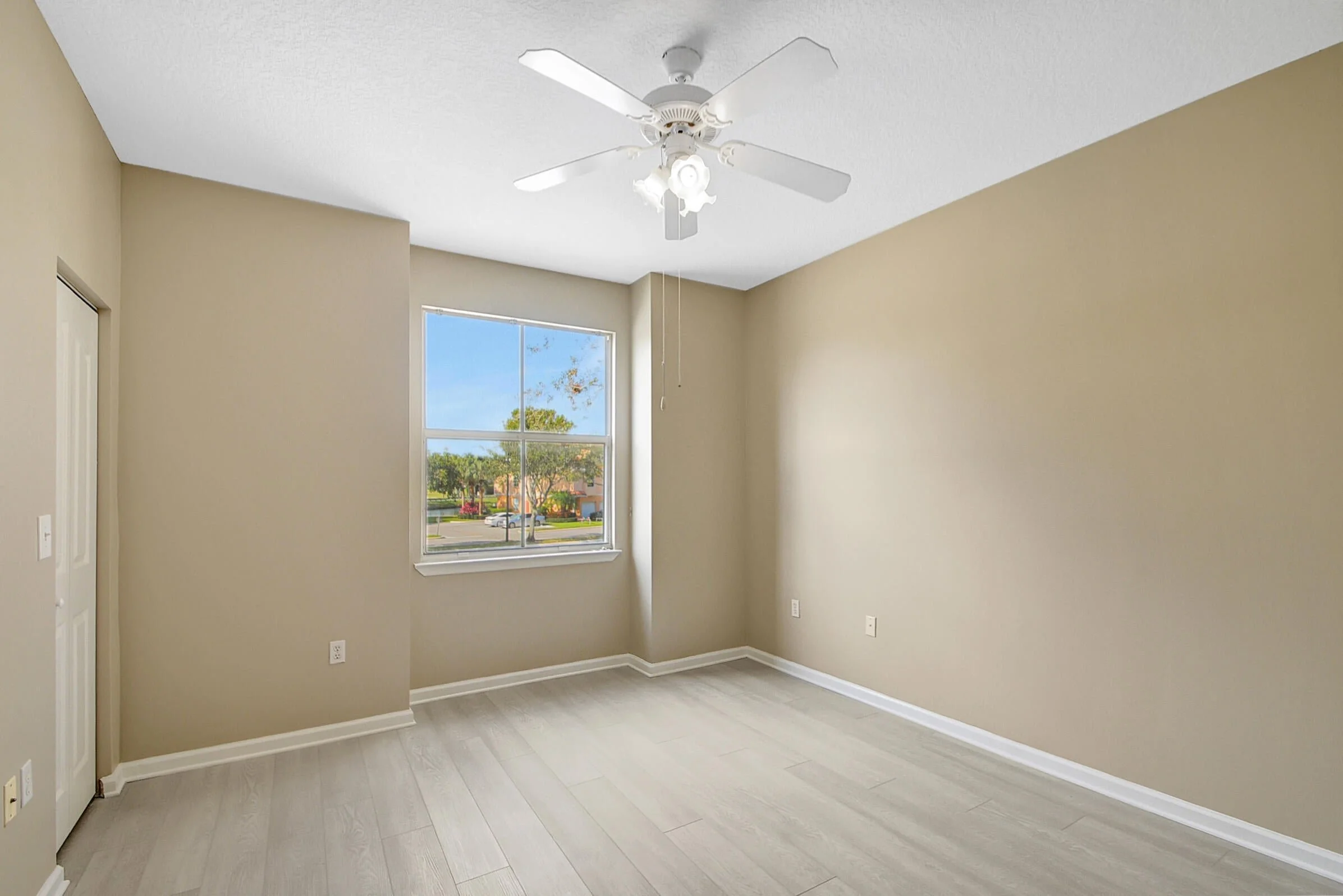 11-Bedroom 1.jpg