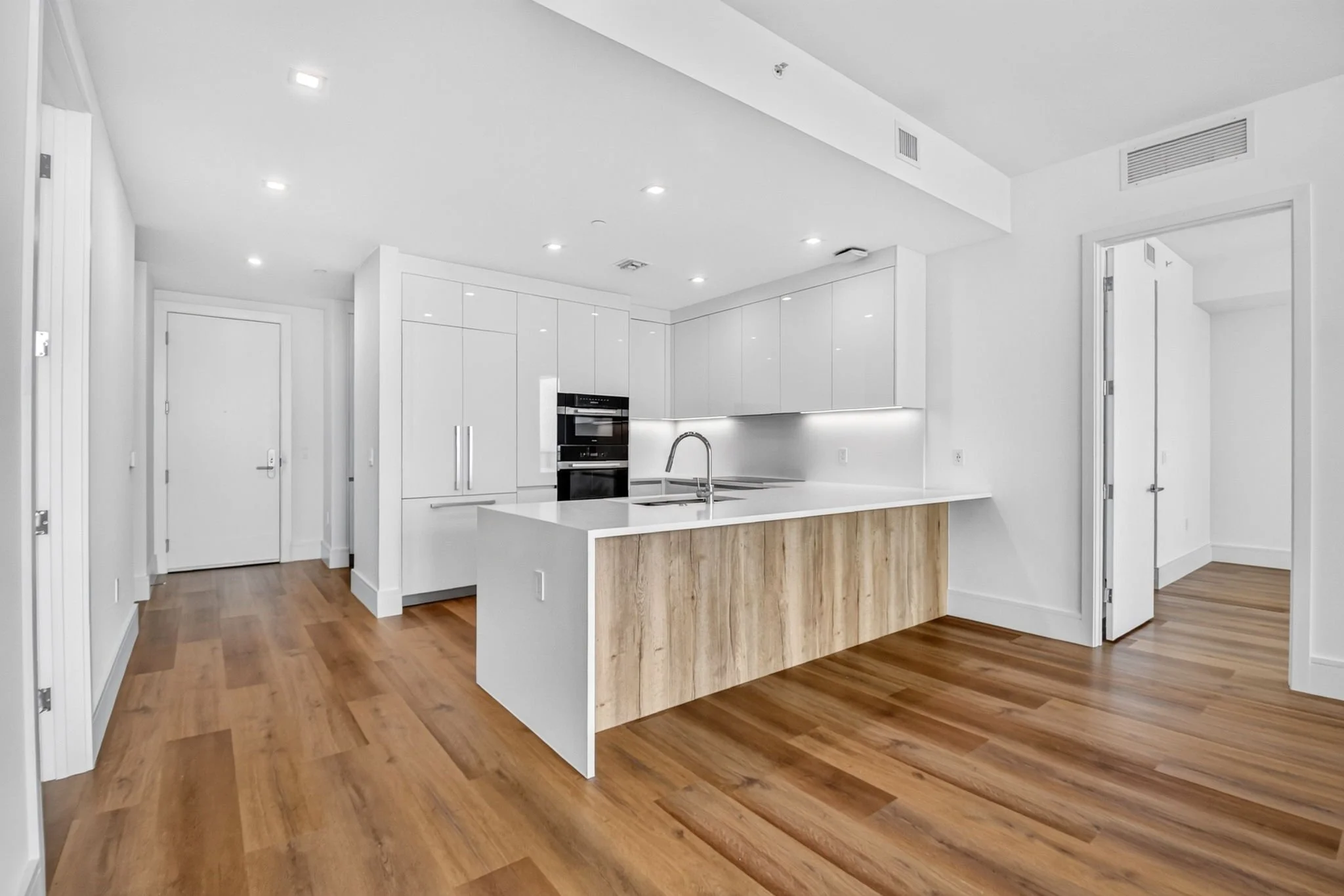 50-Kitchen-220 Lake Shore Dr 1511.jpg