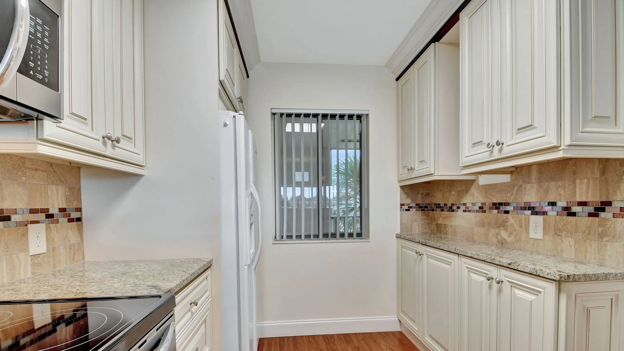 34-Kitchen.jpg