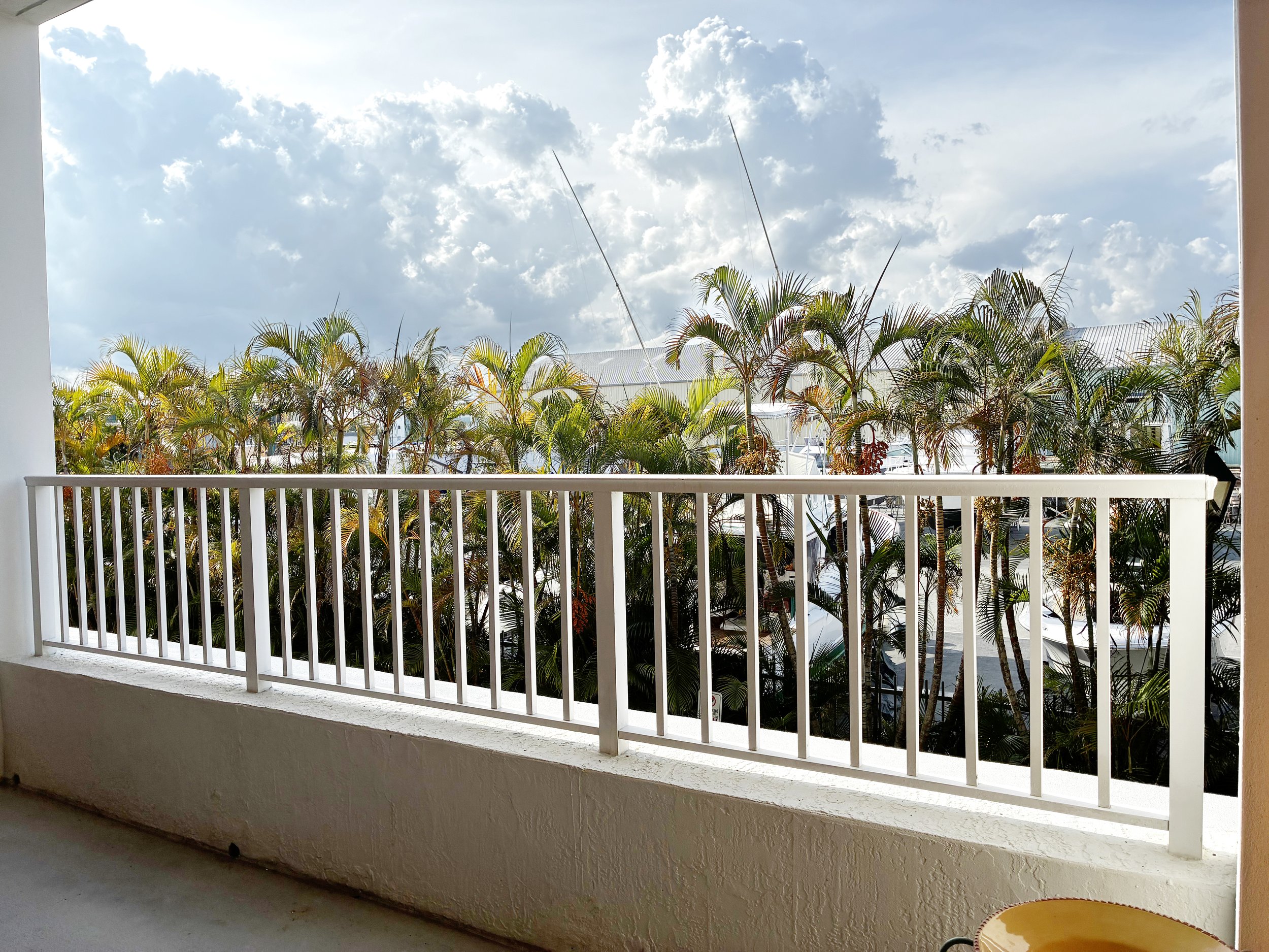 13-Balcony.jpeg
