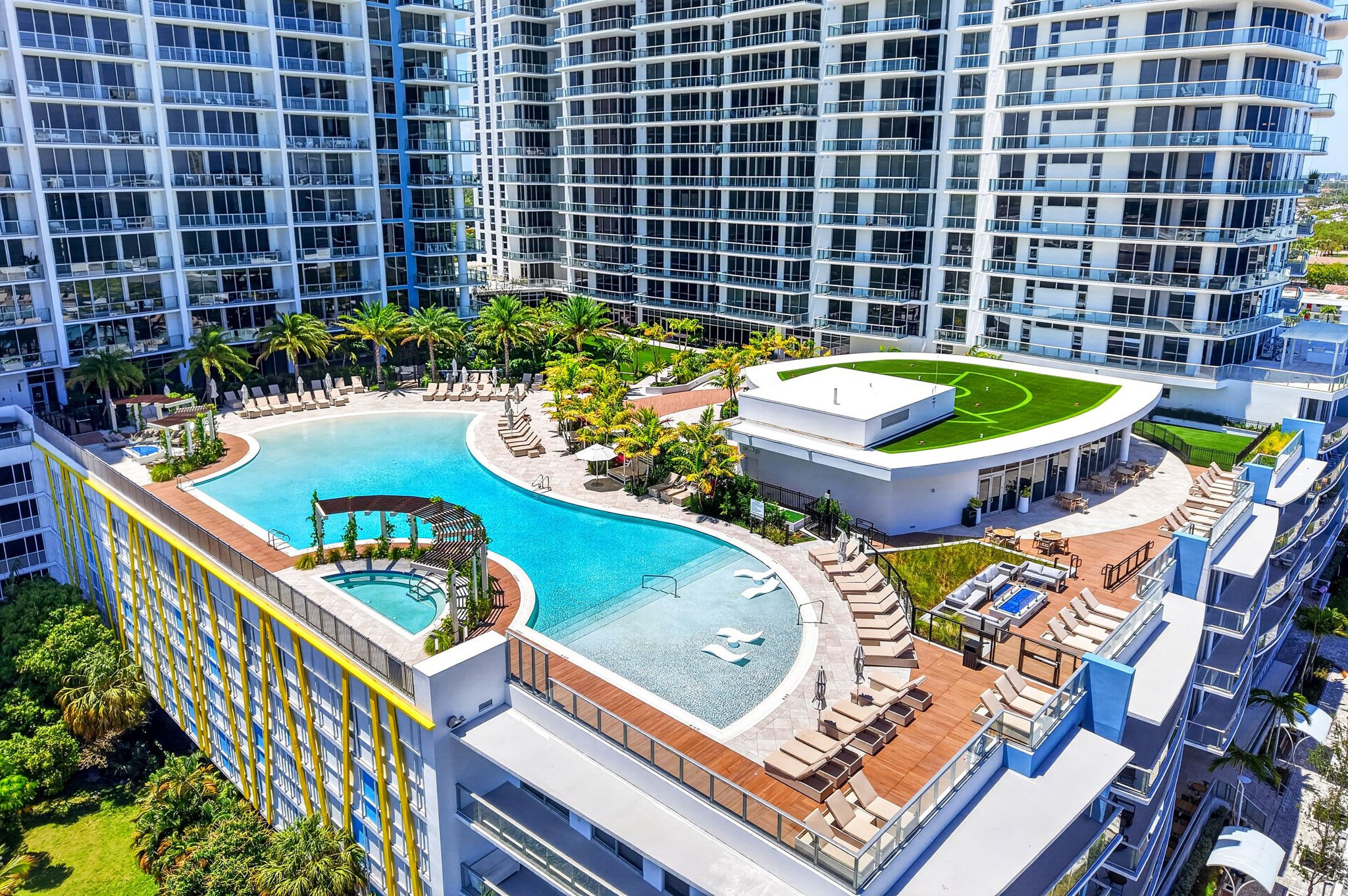 168-Building-Sixth floor outdoor amenities.jpg