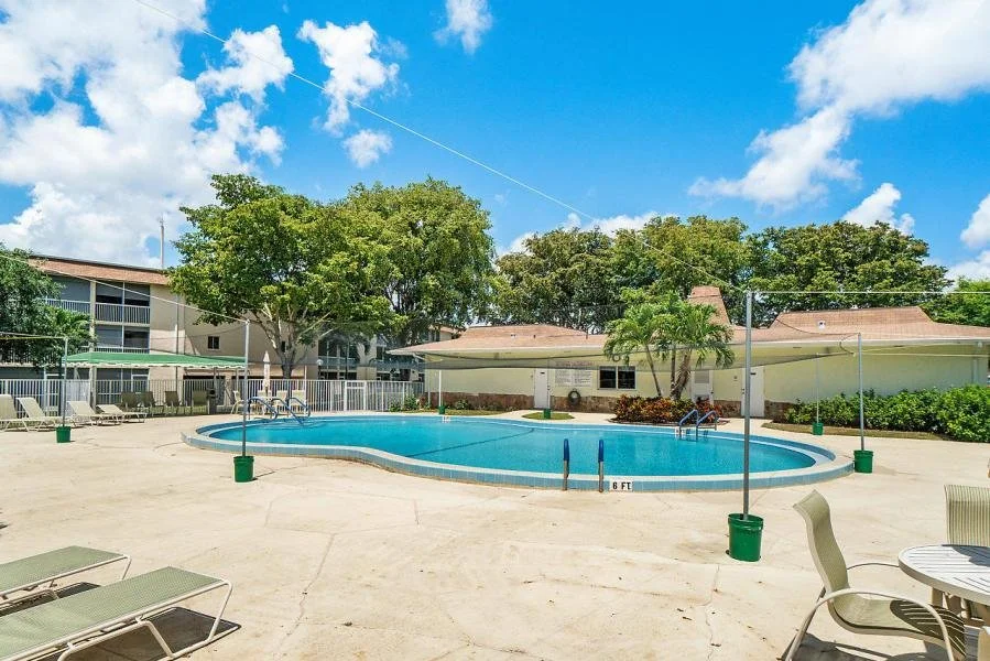 13-Community Pool.jpg