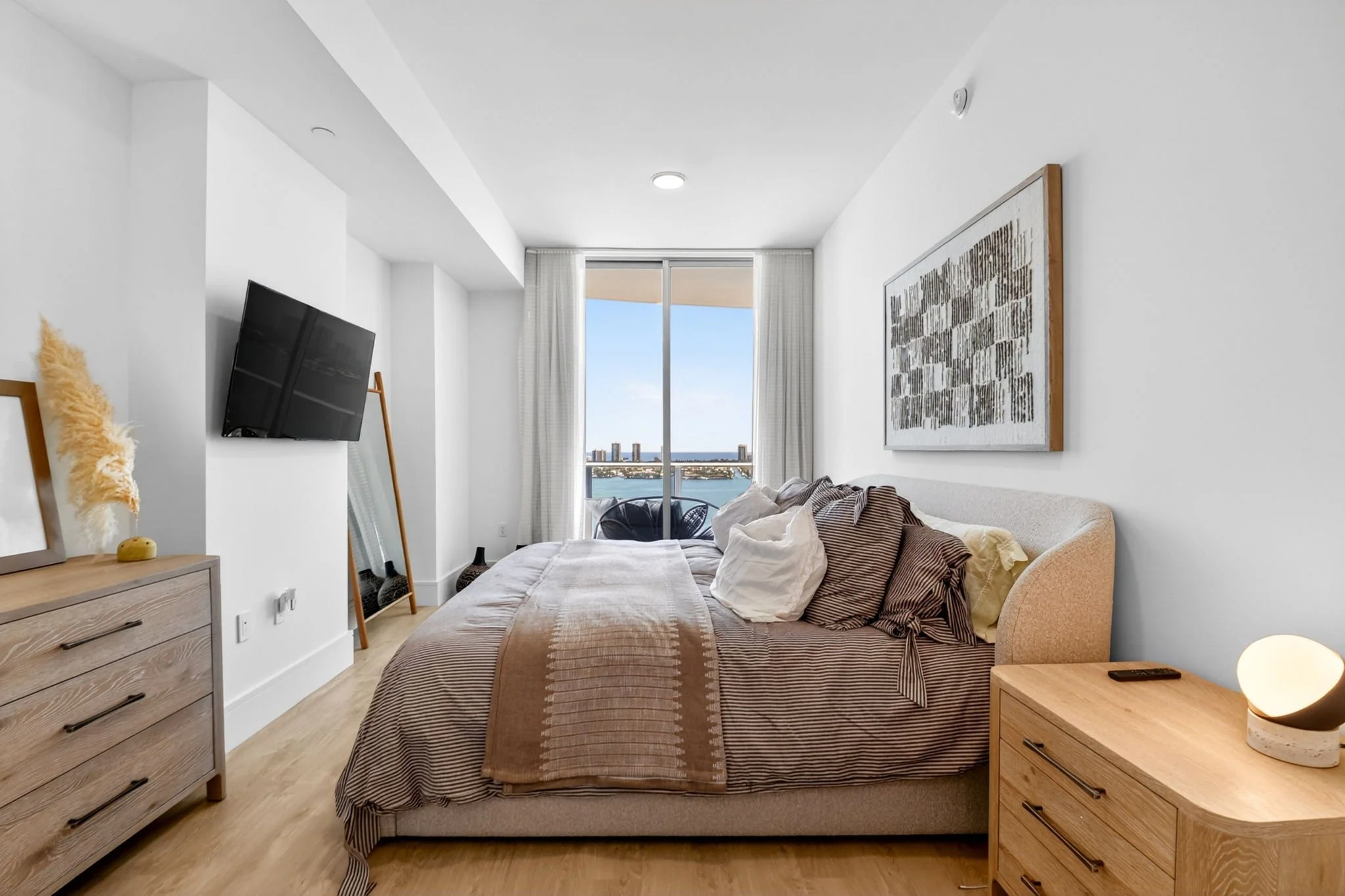 51-Master bedroom.jpg