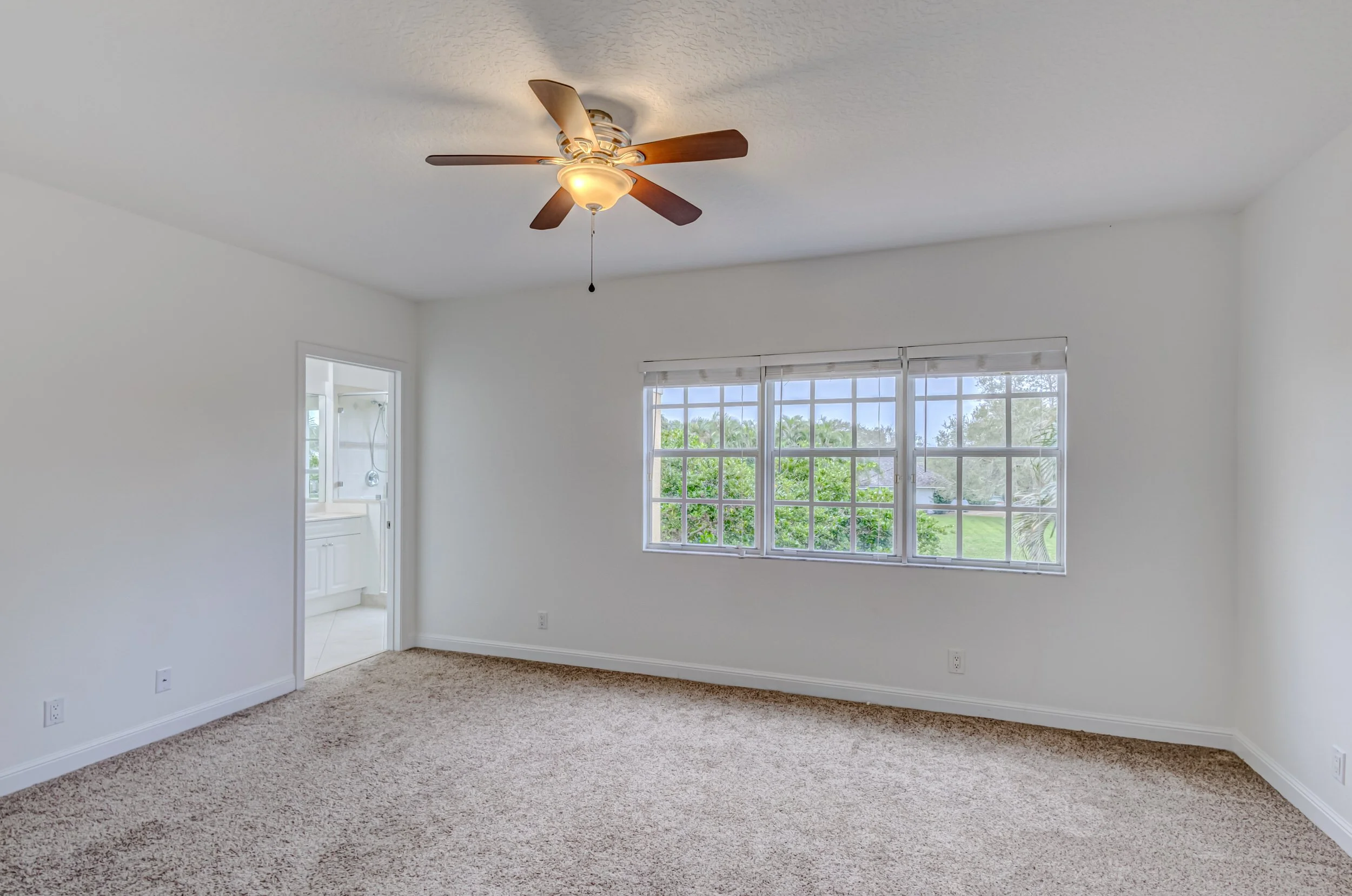 33-Master Bedroom.jpg