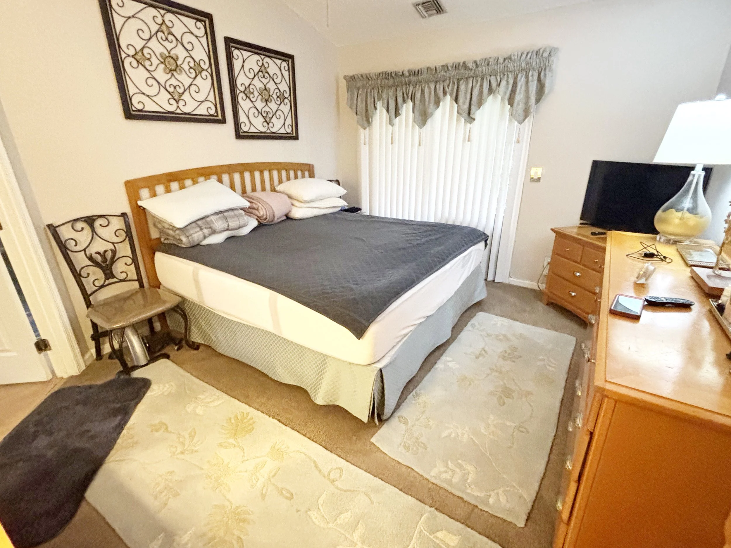 21-Master Bedroom.jpg
