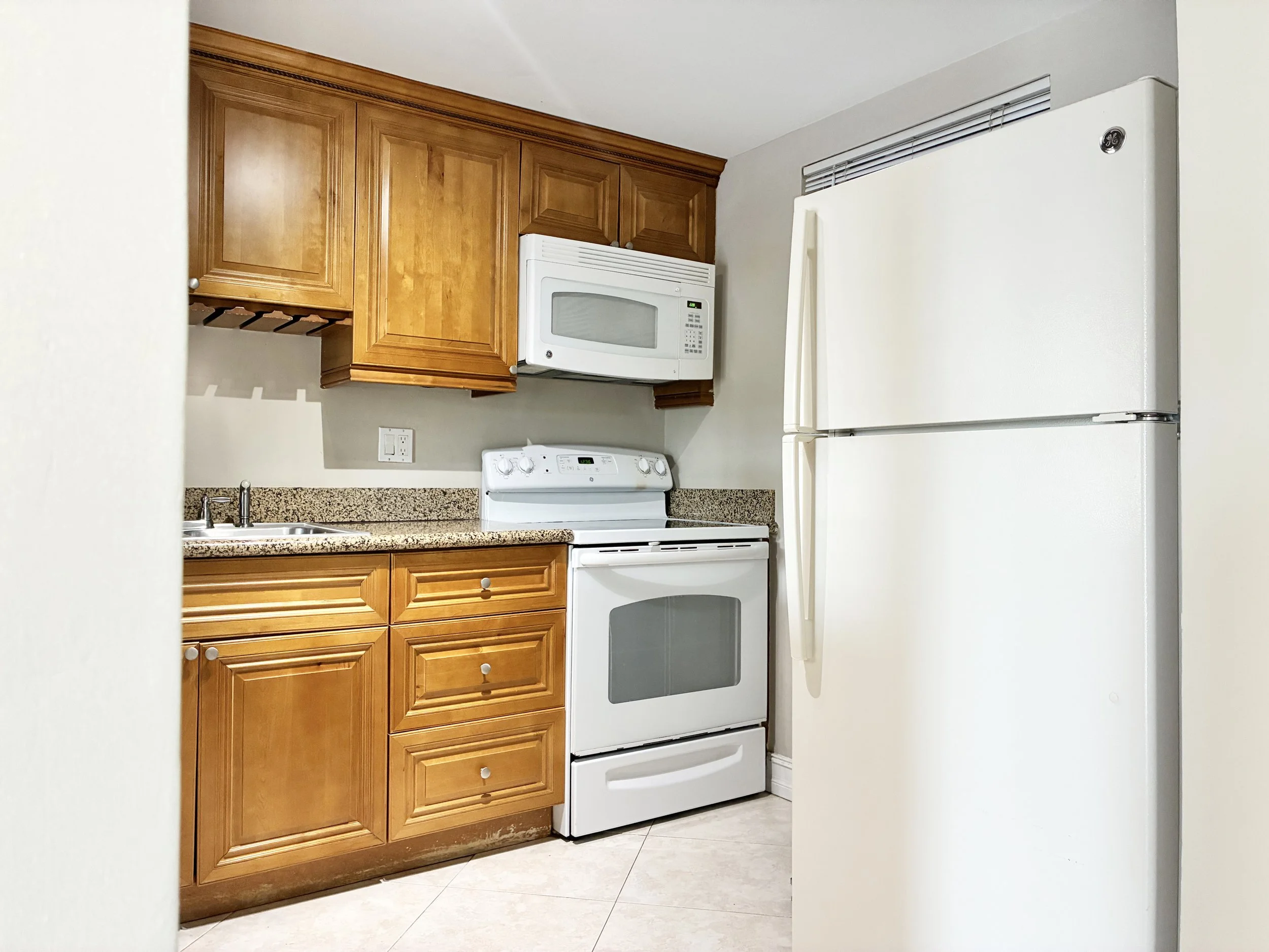 13-Kitchen.jpg