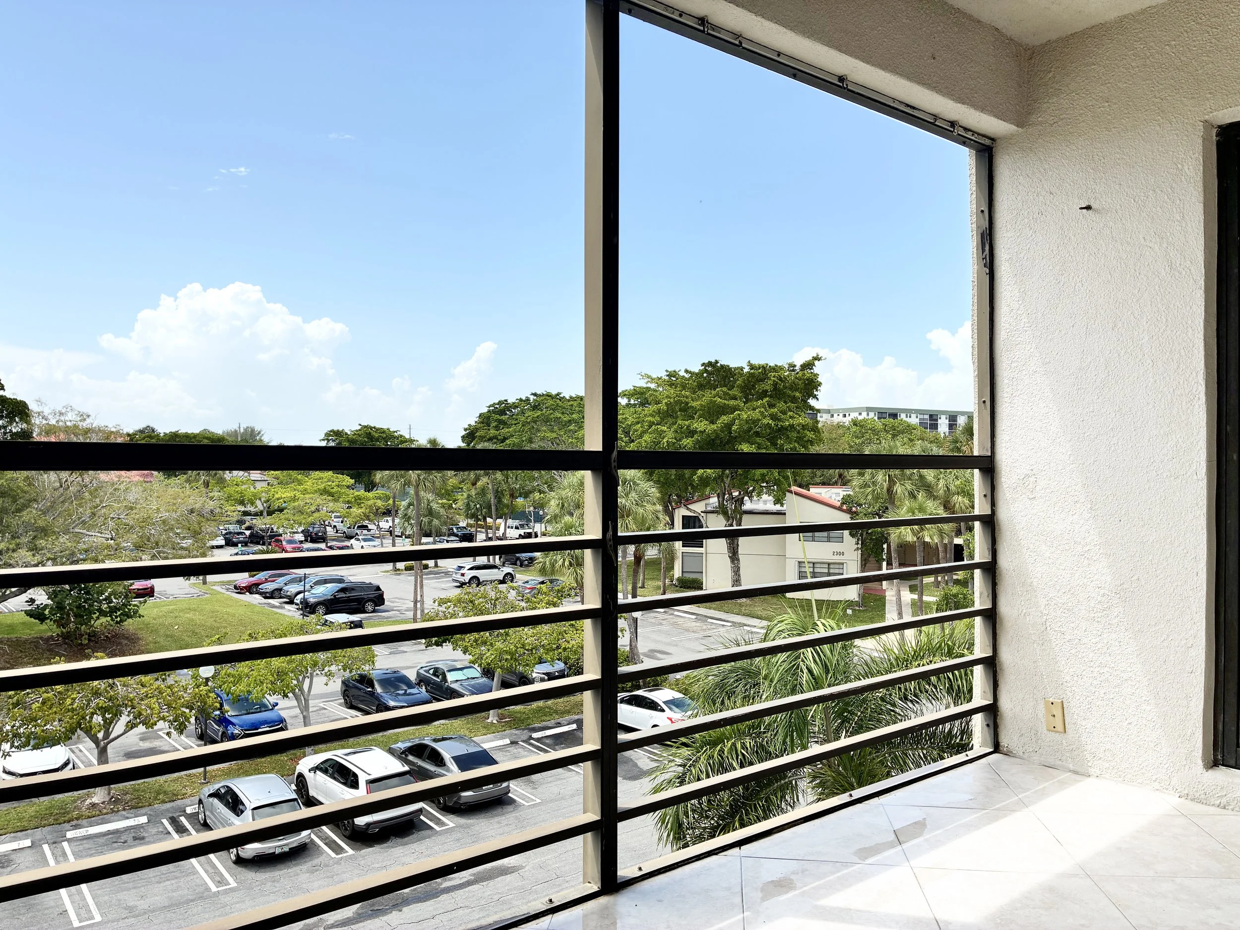 38-Balcony.jpg
