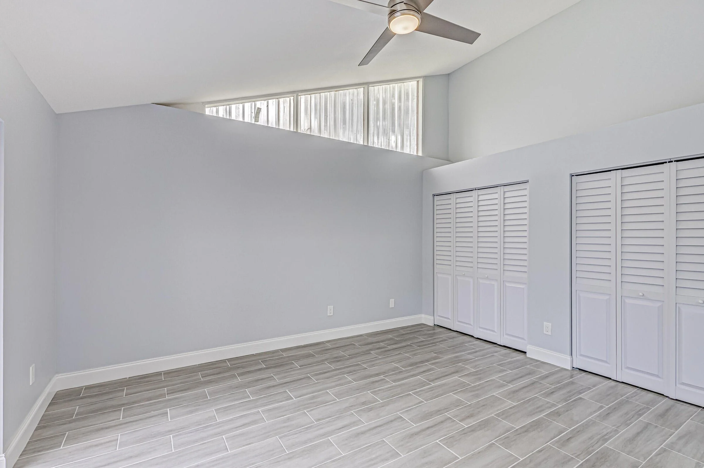 13-Master Bedroom.jpg