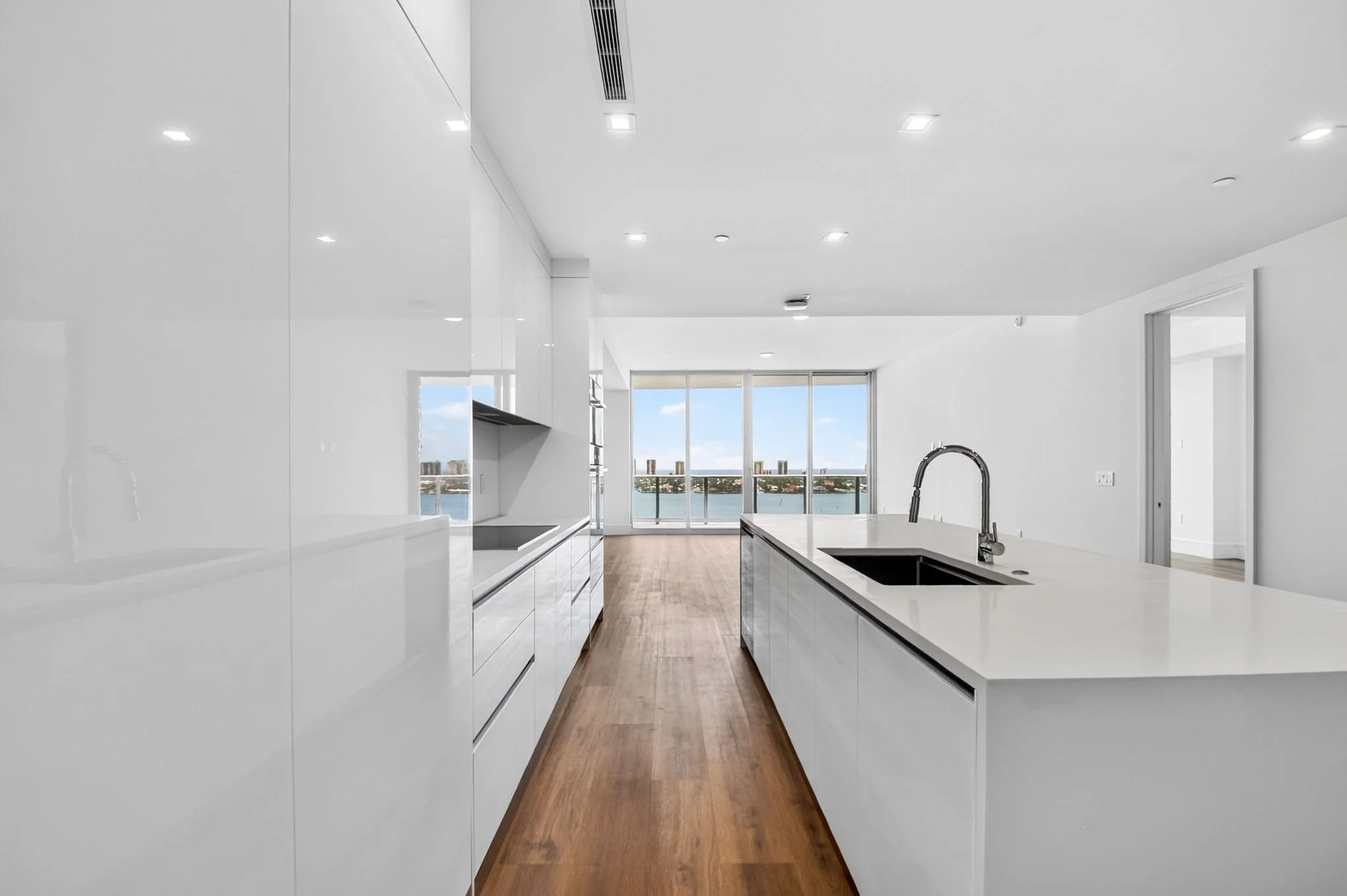 36-Kitchen-220 Lake Shore Dr 1506.jpg