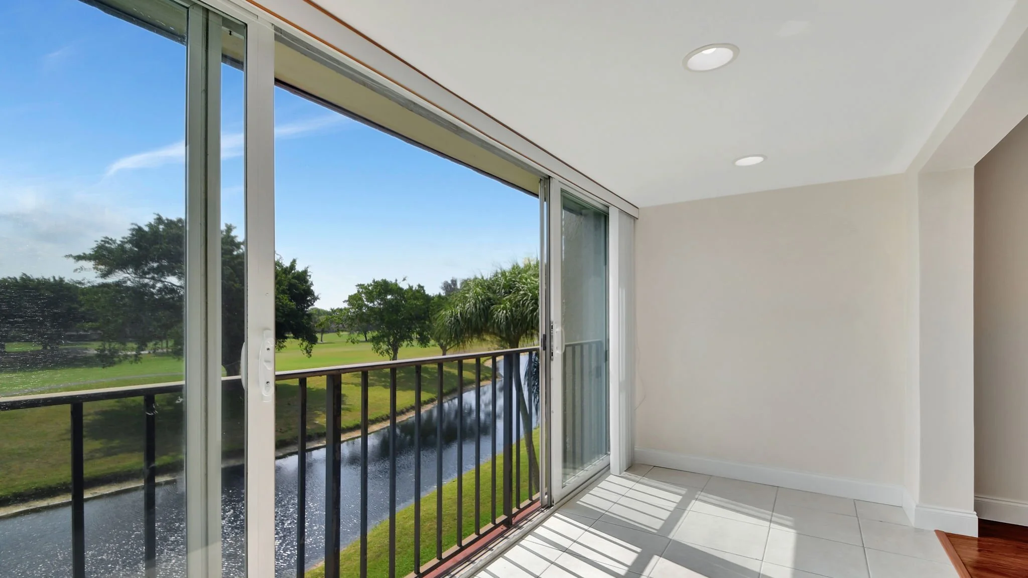 13-Enclosed Balcony.jpg