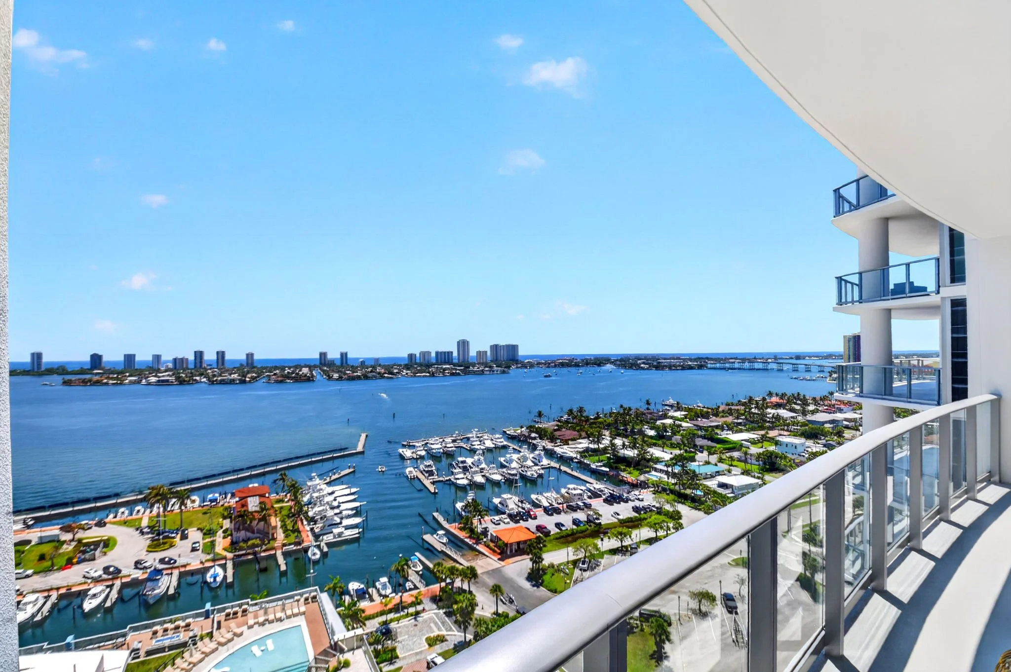 41-Living room balcony overlooking Intracoastal.jpg