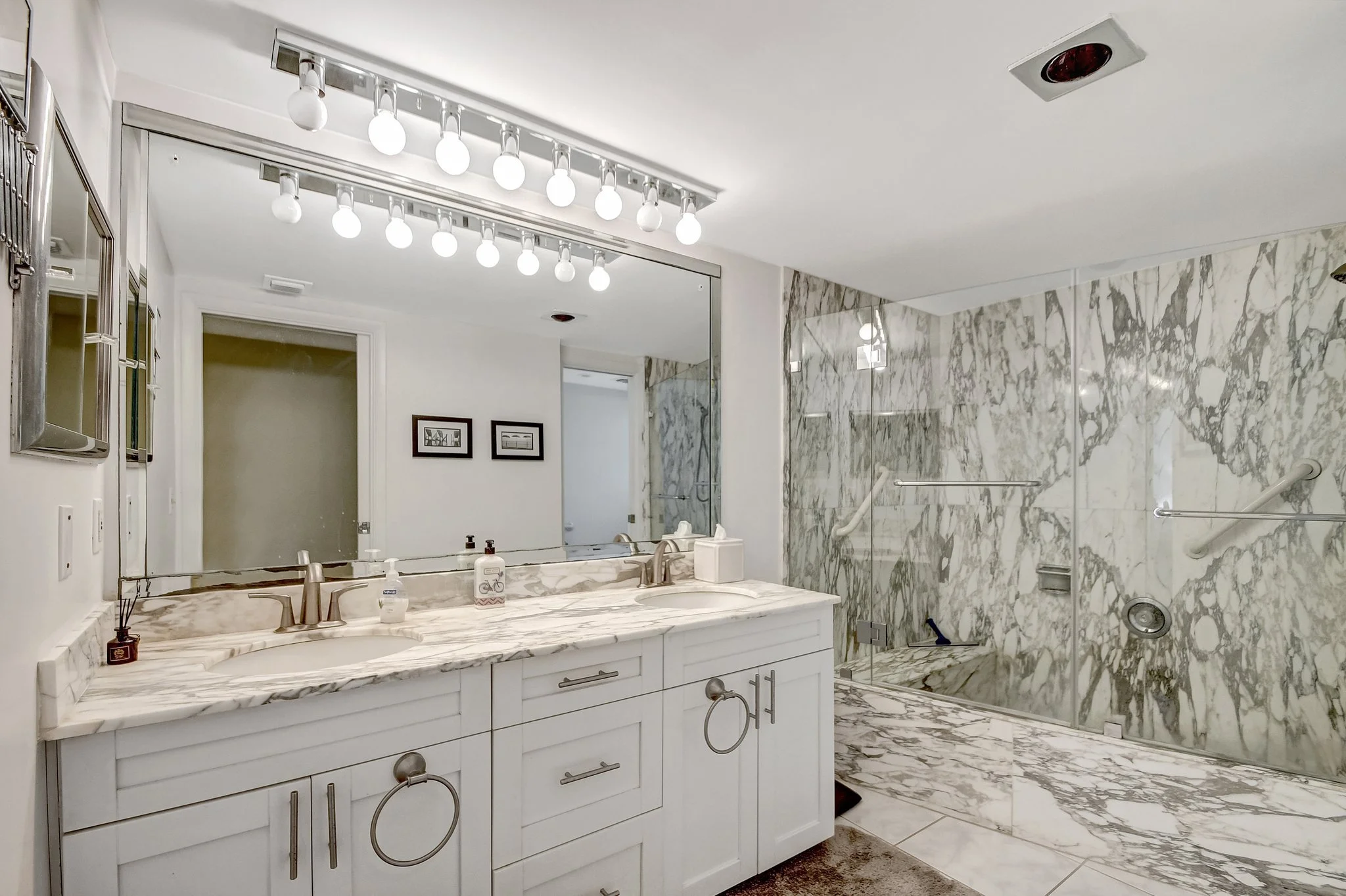 33-Palm Beach-La Bonne Vie Master bedroom bathroom.jpg