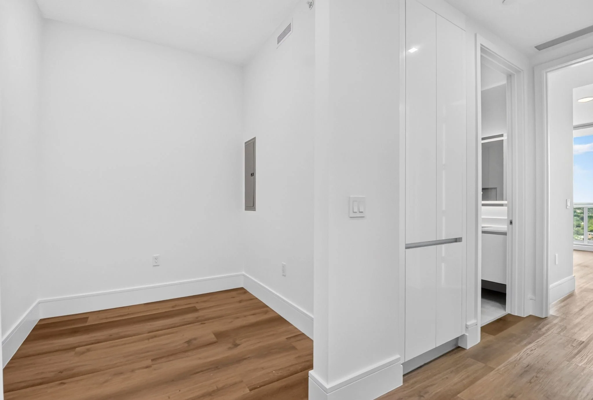 65-Den-220 Lake Shore Dr 1506.jpg