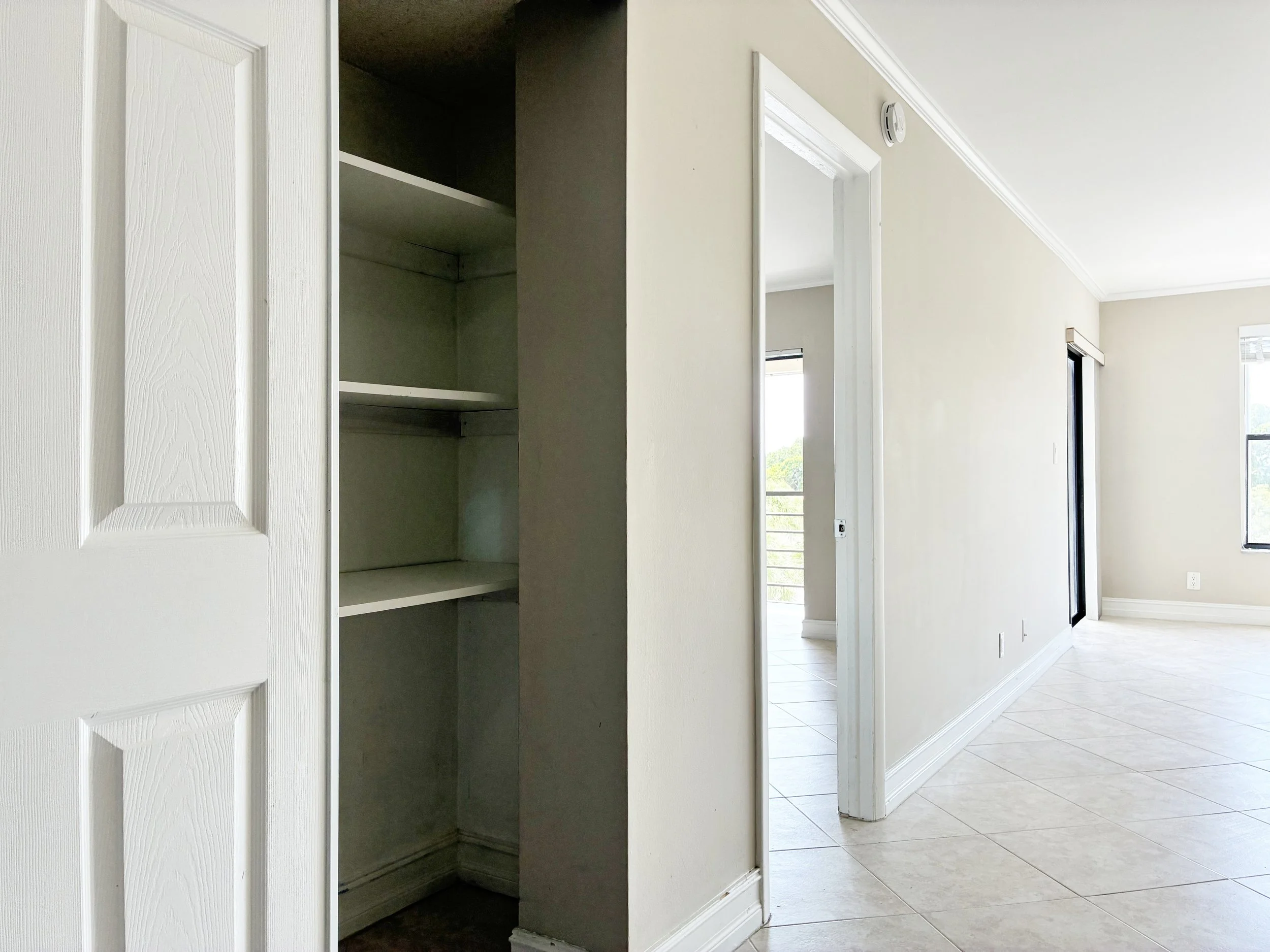22-Foyer Closet.jpg