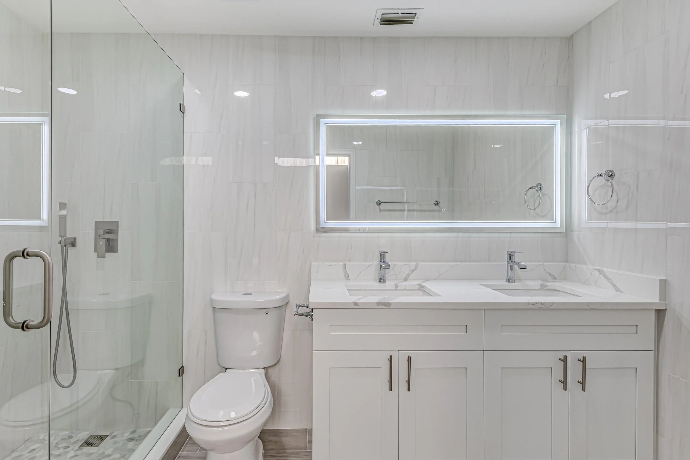 16-Master Bathroom.jpg