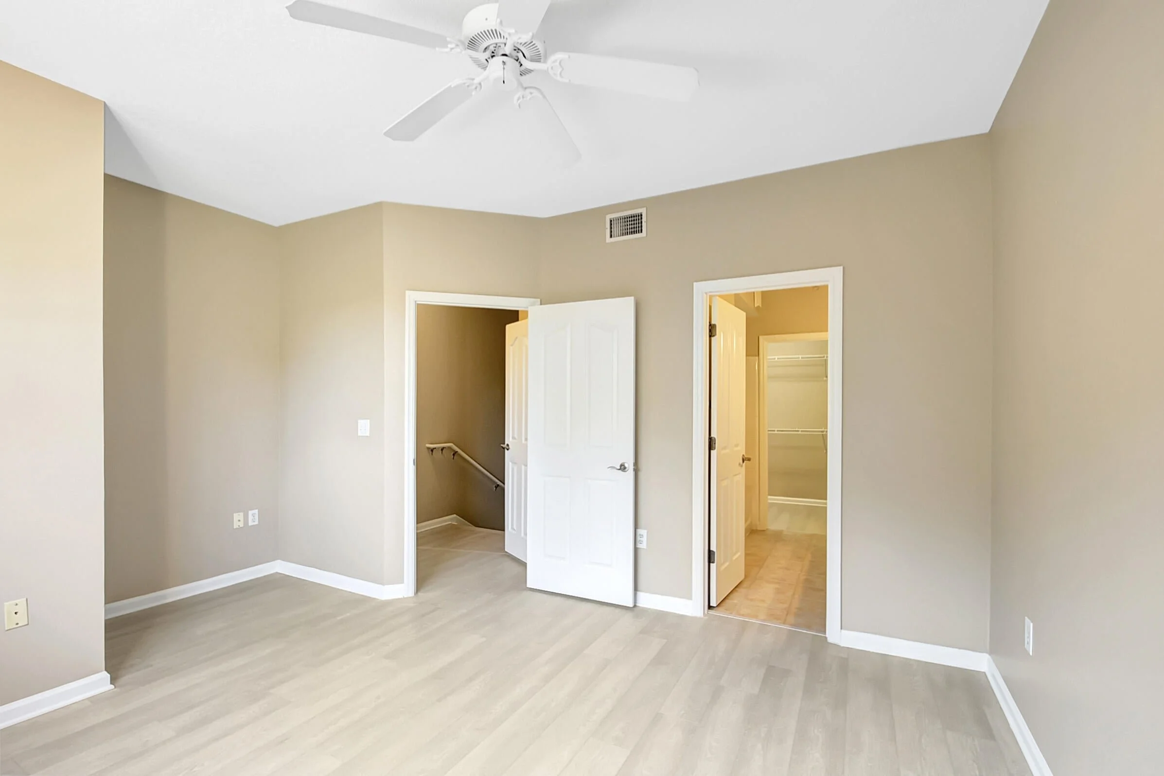 19-Master Bedroom.jpg