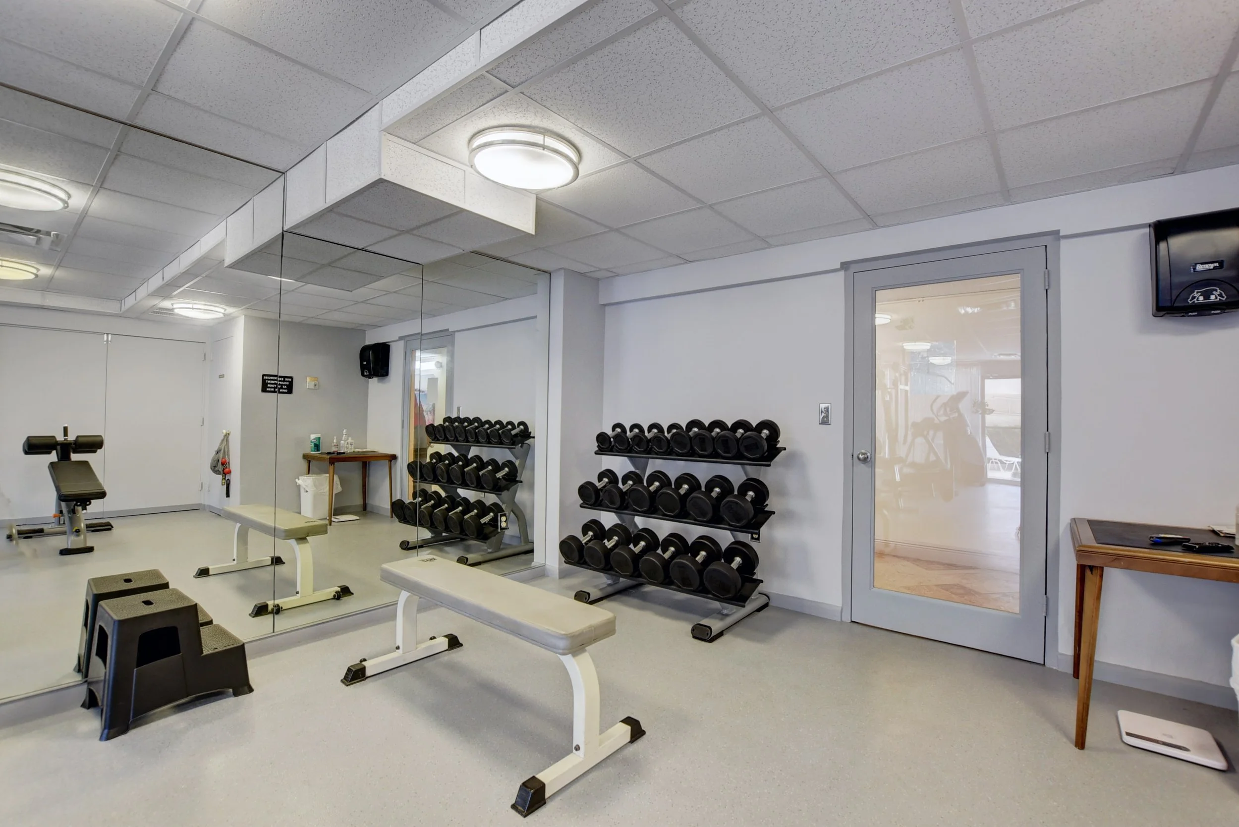 50-Waterfront Condo In Palm Beach.jpg