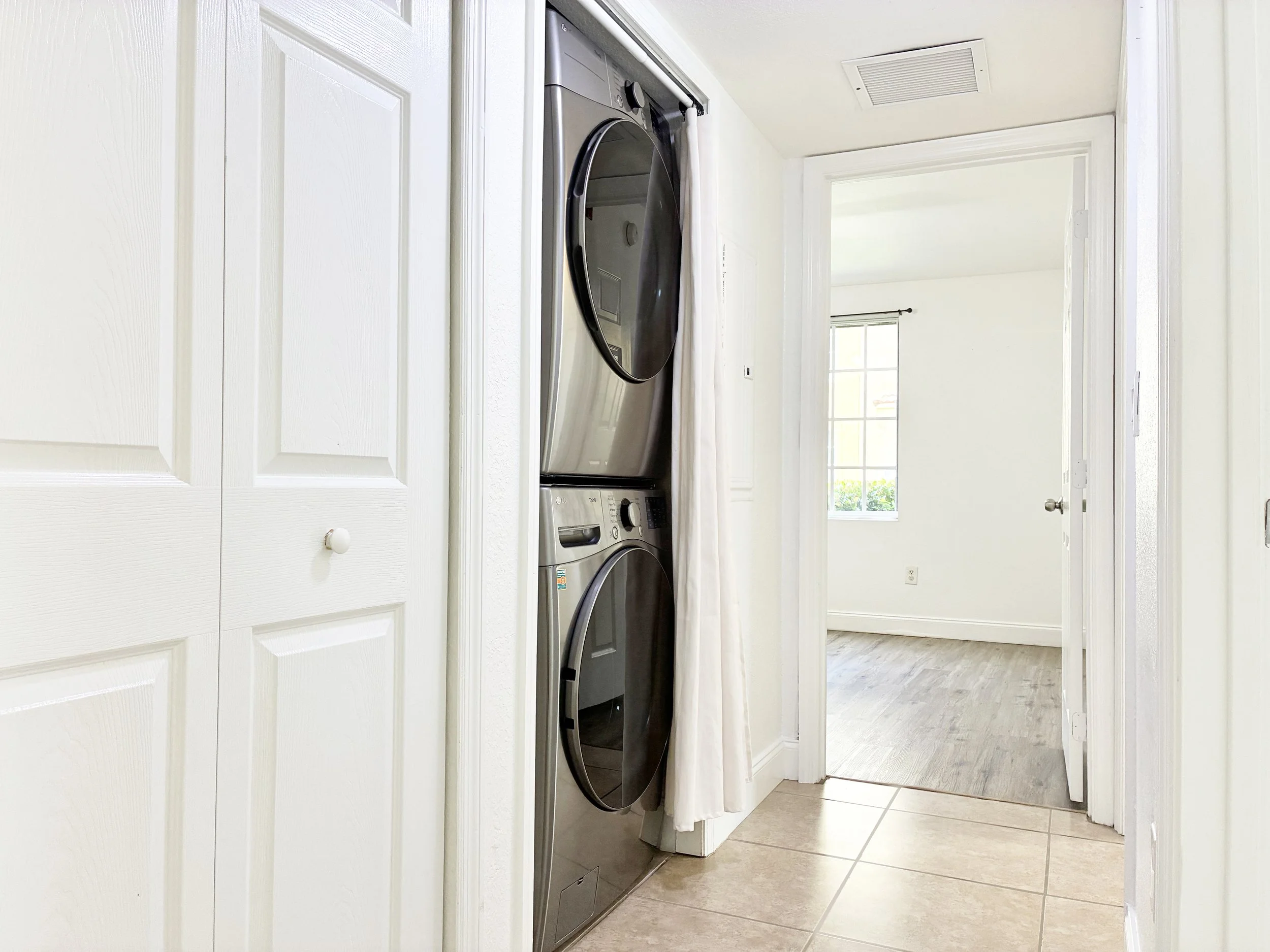 45-Laundry Closet.jpeg