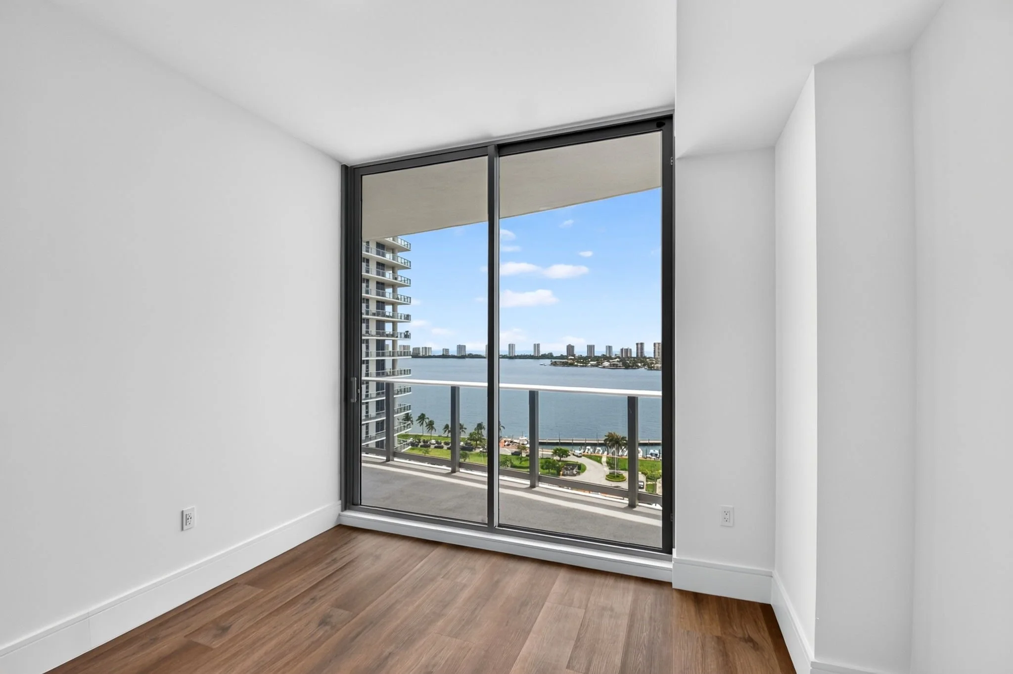 46-Master Bedroom-220 Lake Shore Dr 1506.jpg