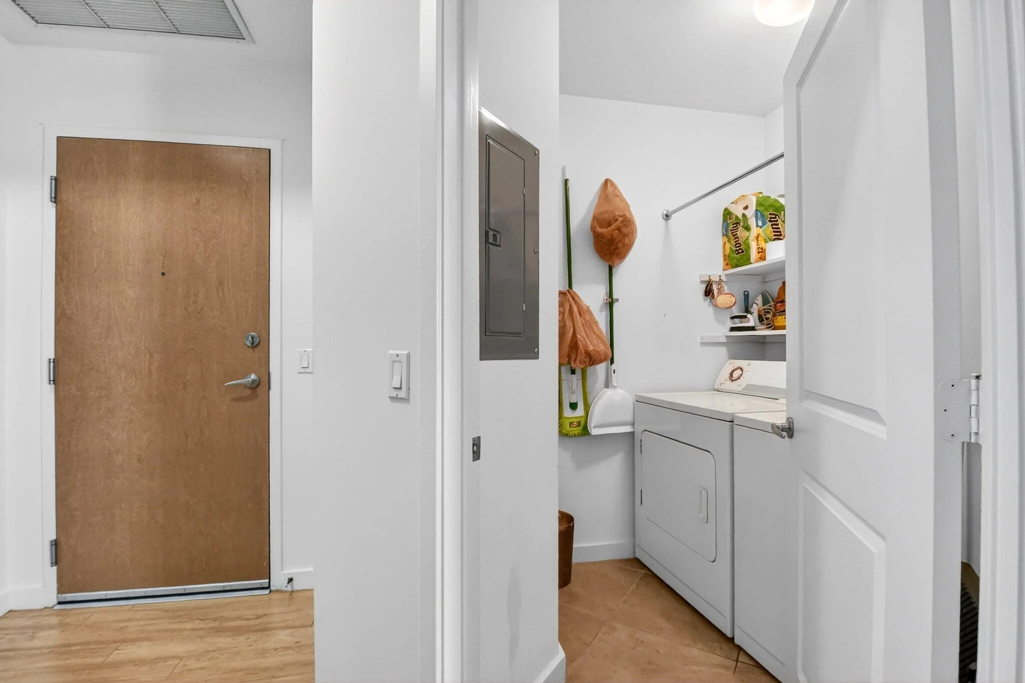 13-Laundry Condo West Palm Beach.jpg