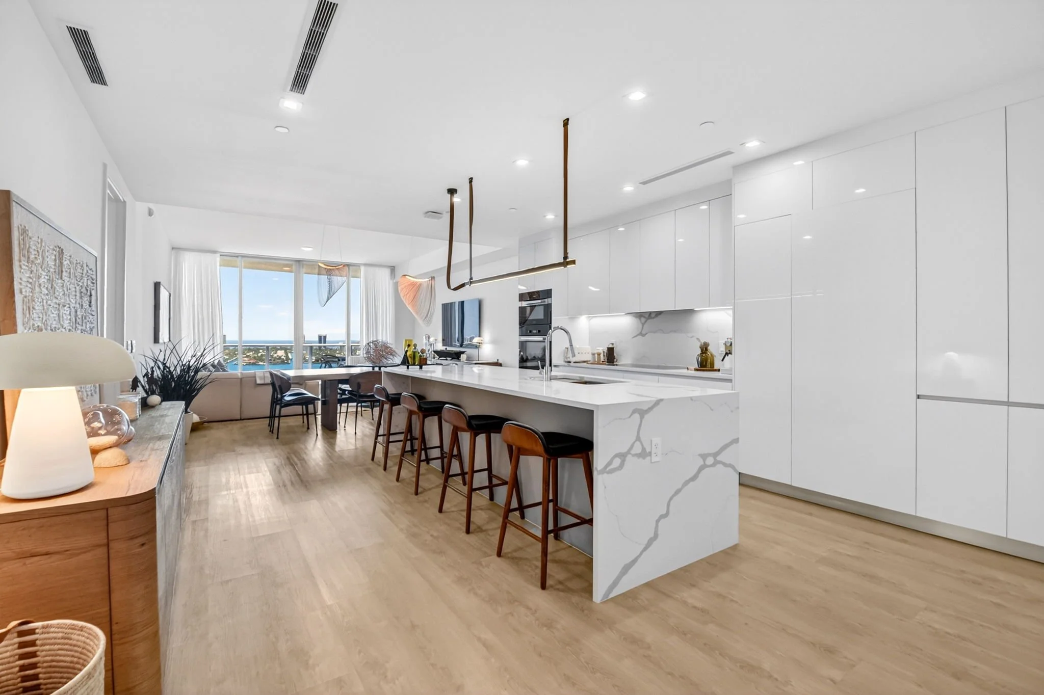 6-Living area.jpg