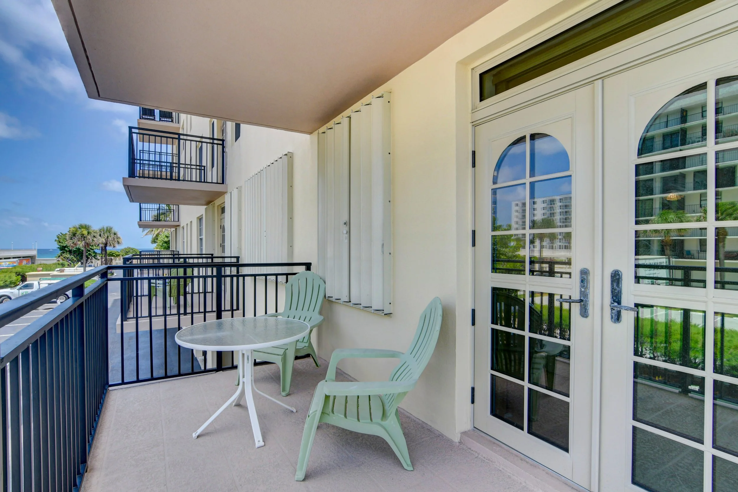 24-Luxurious Rental Palm Beach.jpeg