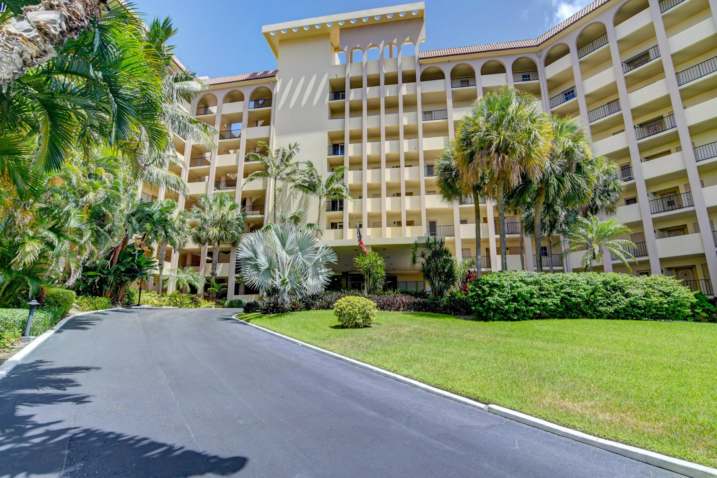 3-Palm Beach-La Bonne Vie Condos.jpeg