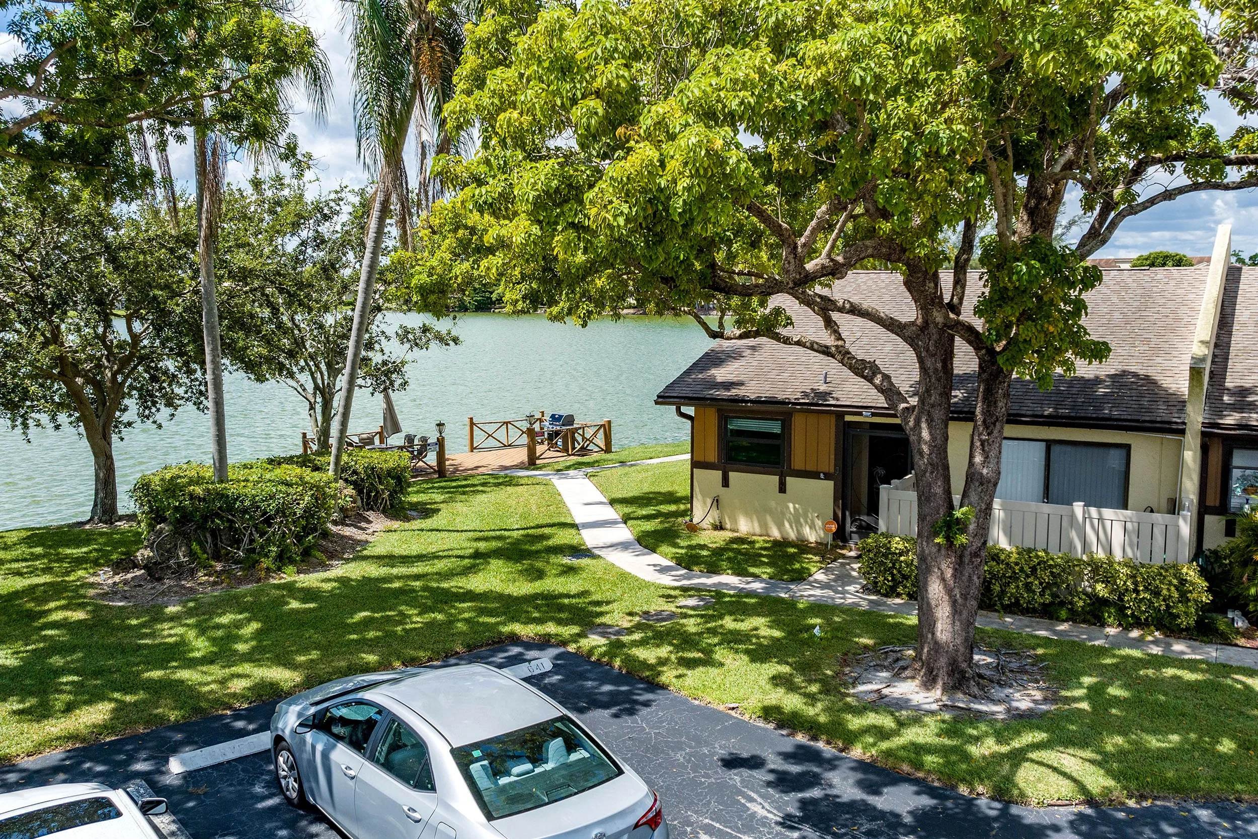 6-House Exterior.jpg
