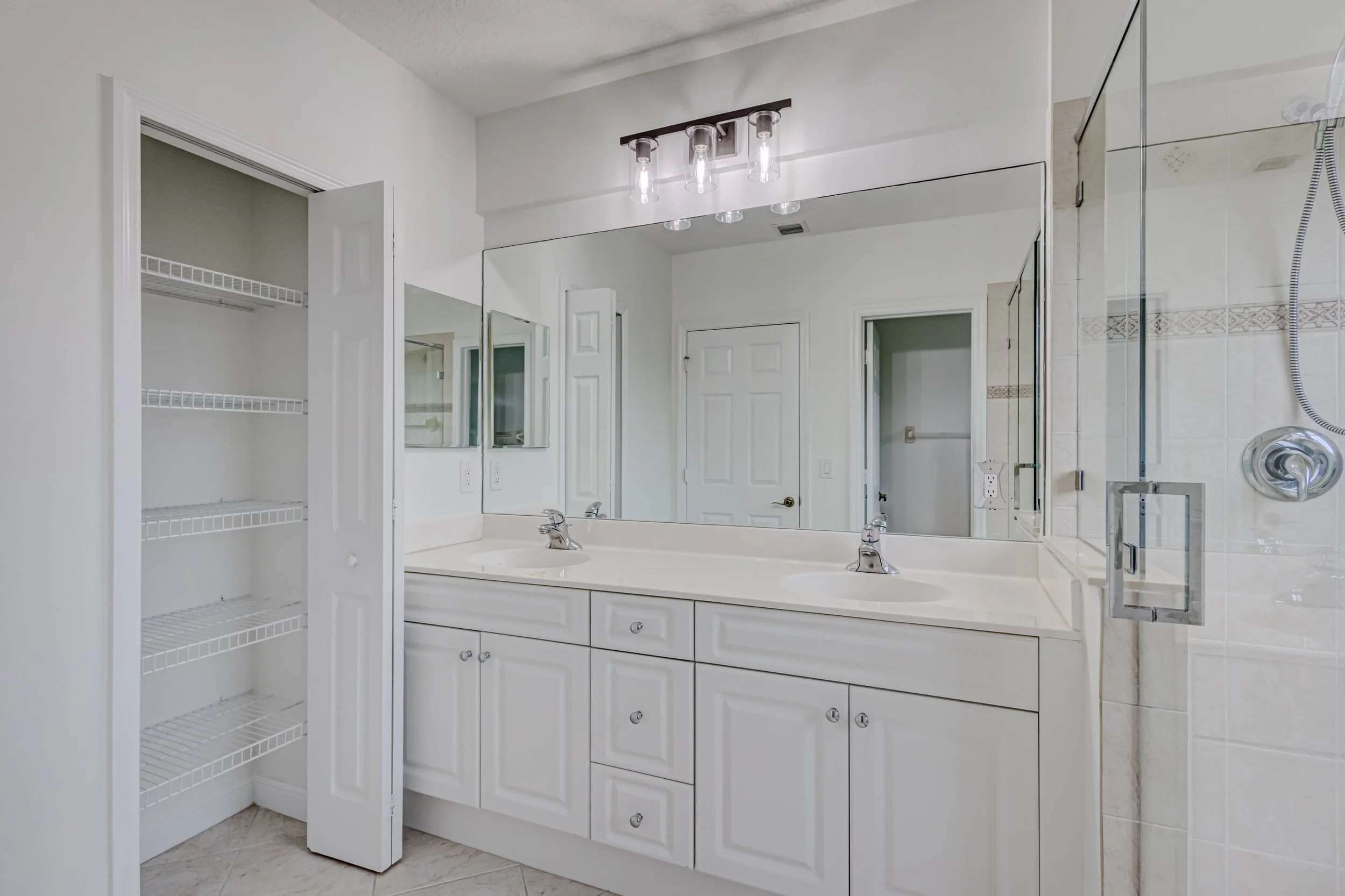 39-Master Bathroom.jpg