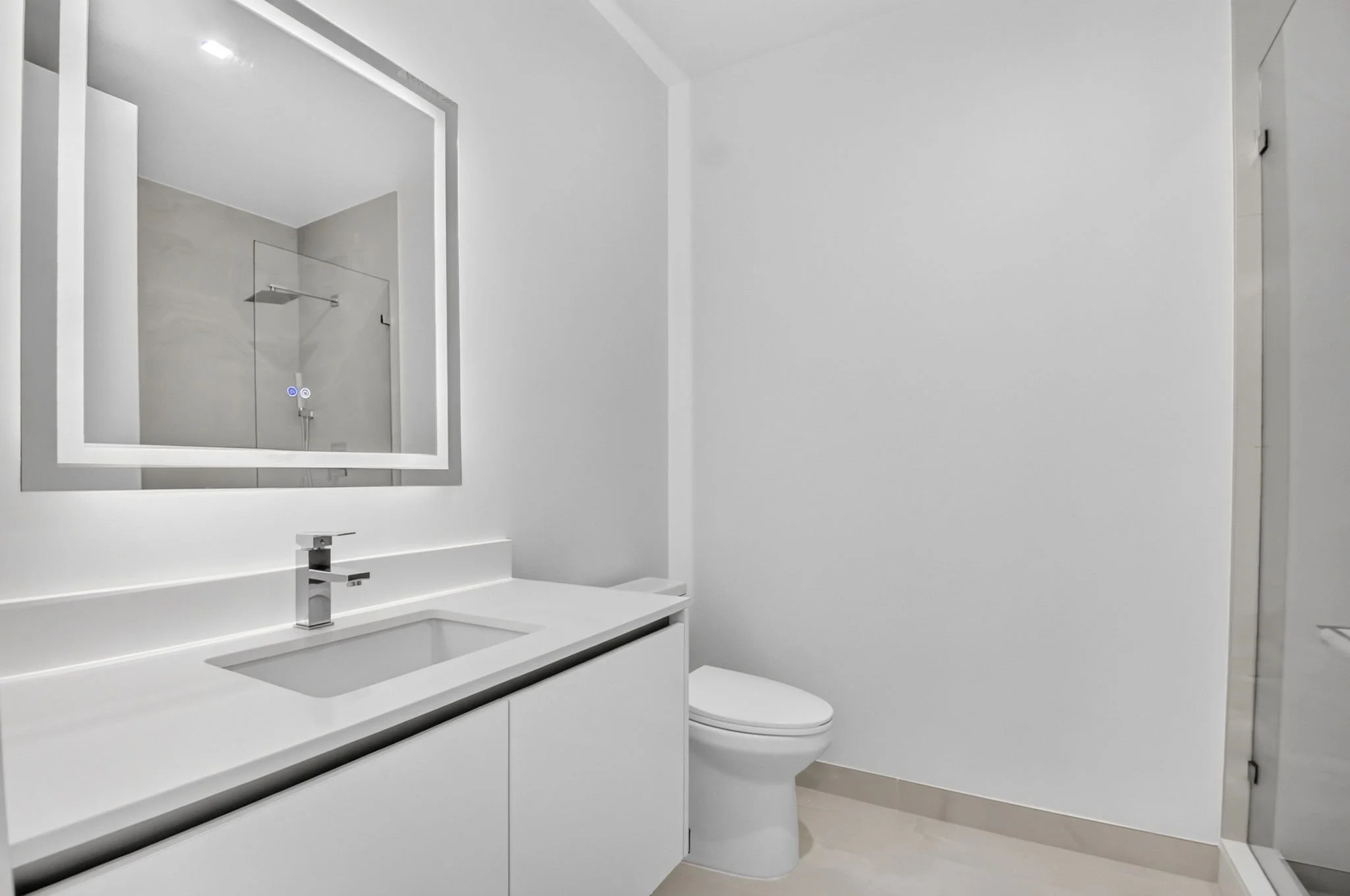 83-Third Bathroom-220 Lake Shore Dr 1506.jpg