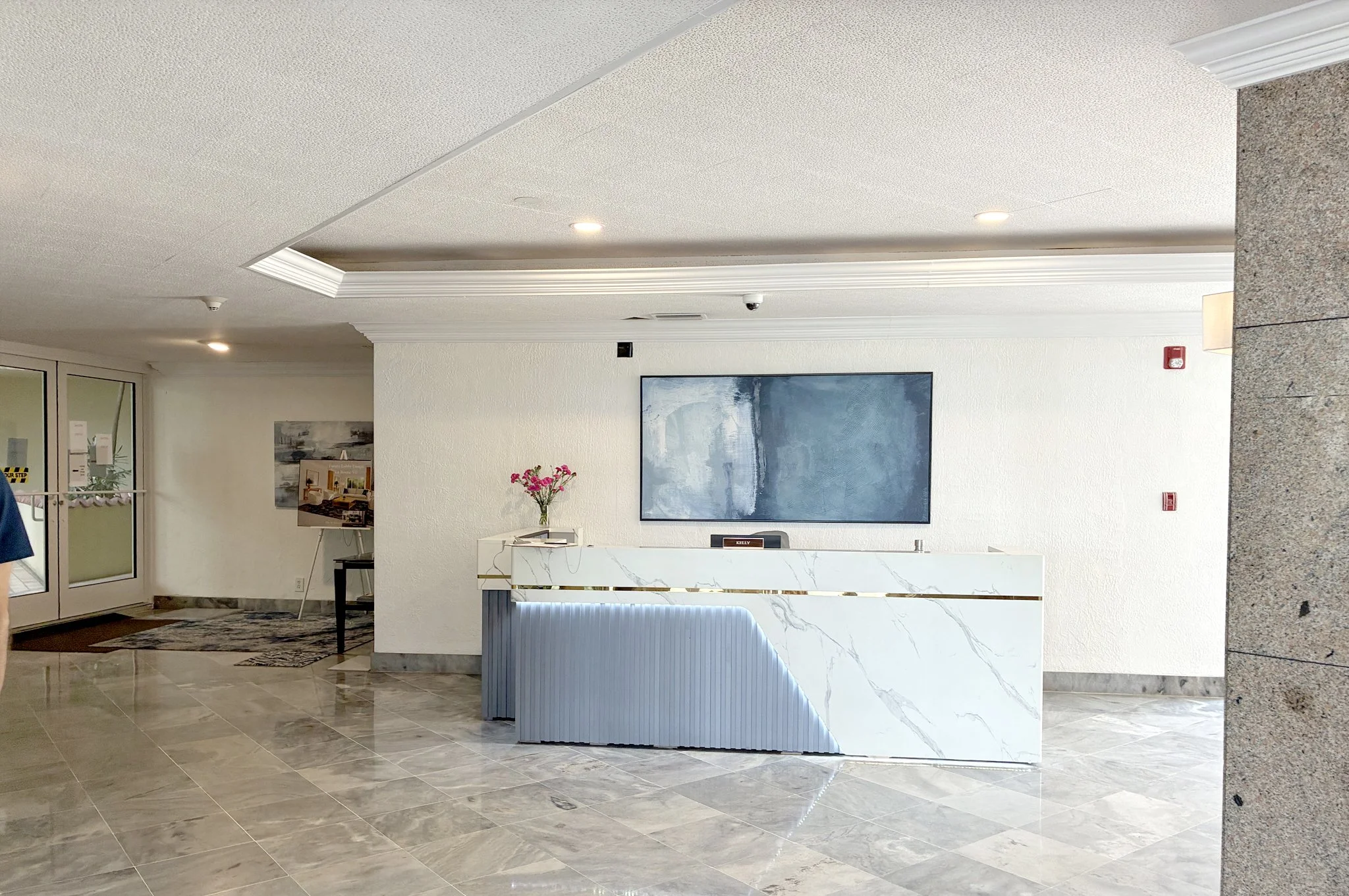 111-Palm Beach-La Bonne Vie-Front Desk.jpg