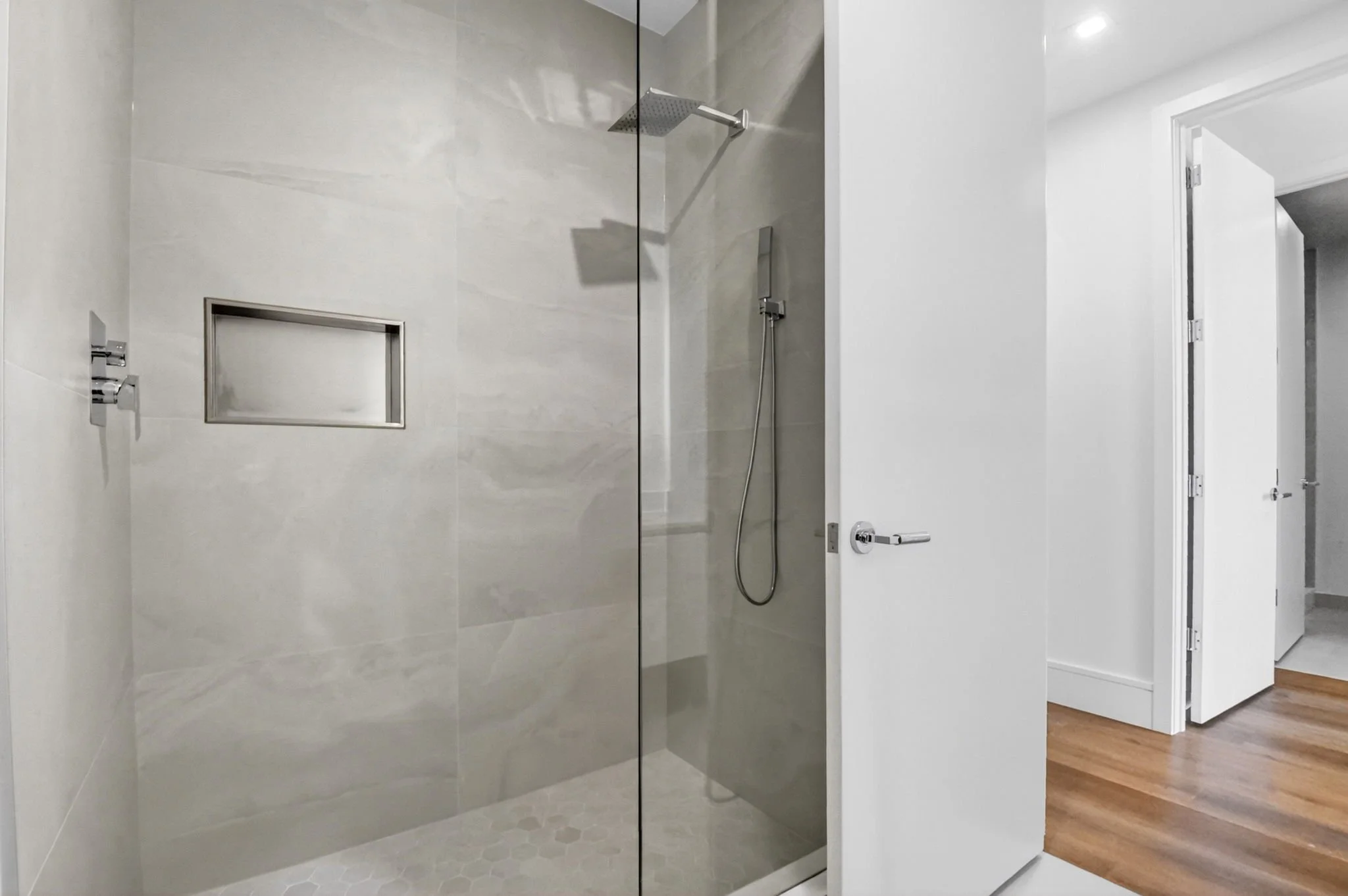 56-Second full bathroom.jpg
