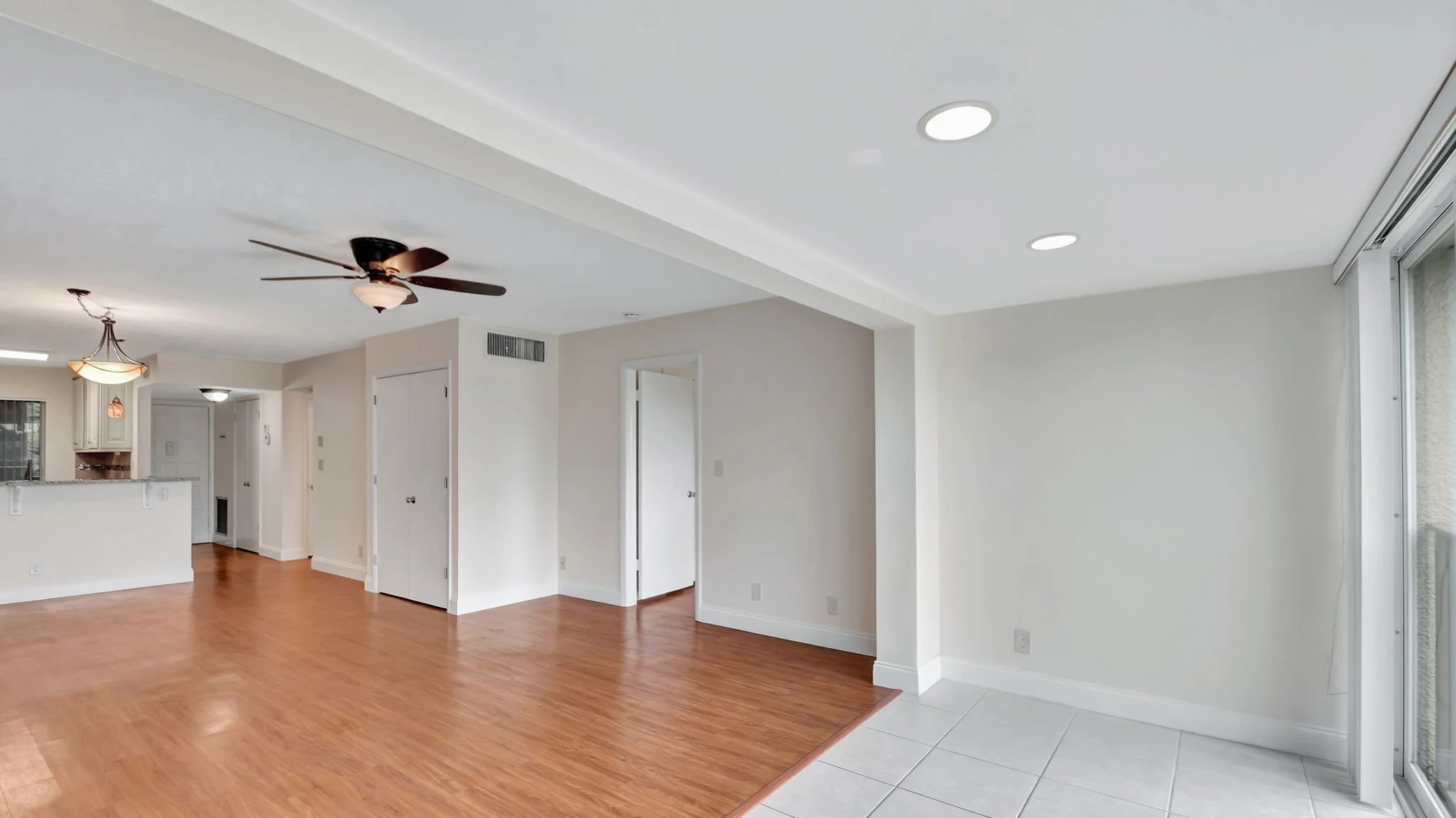 9-Enclosed Balcony.jpg
