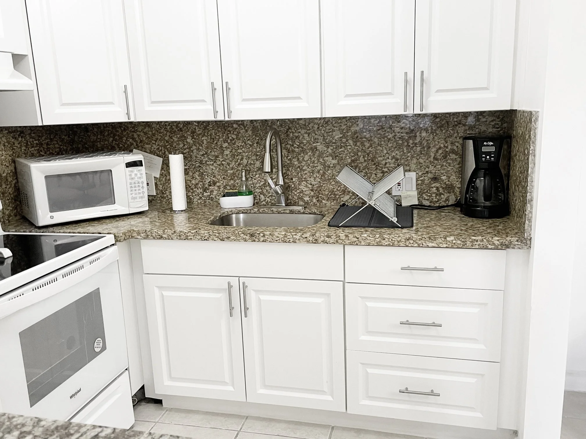 7-Kitchen.jpg