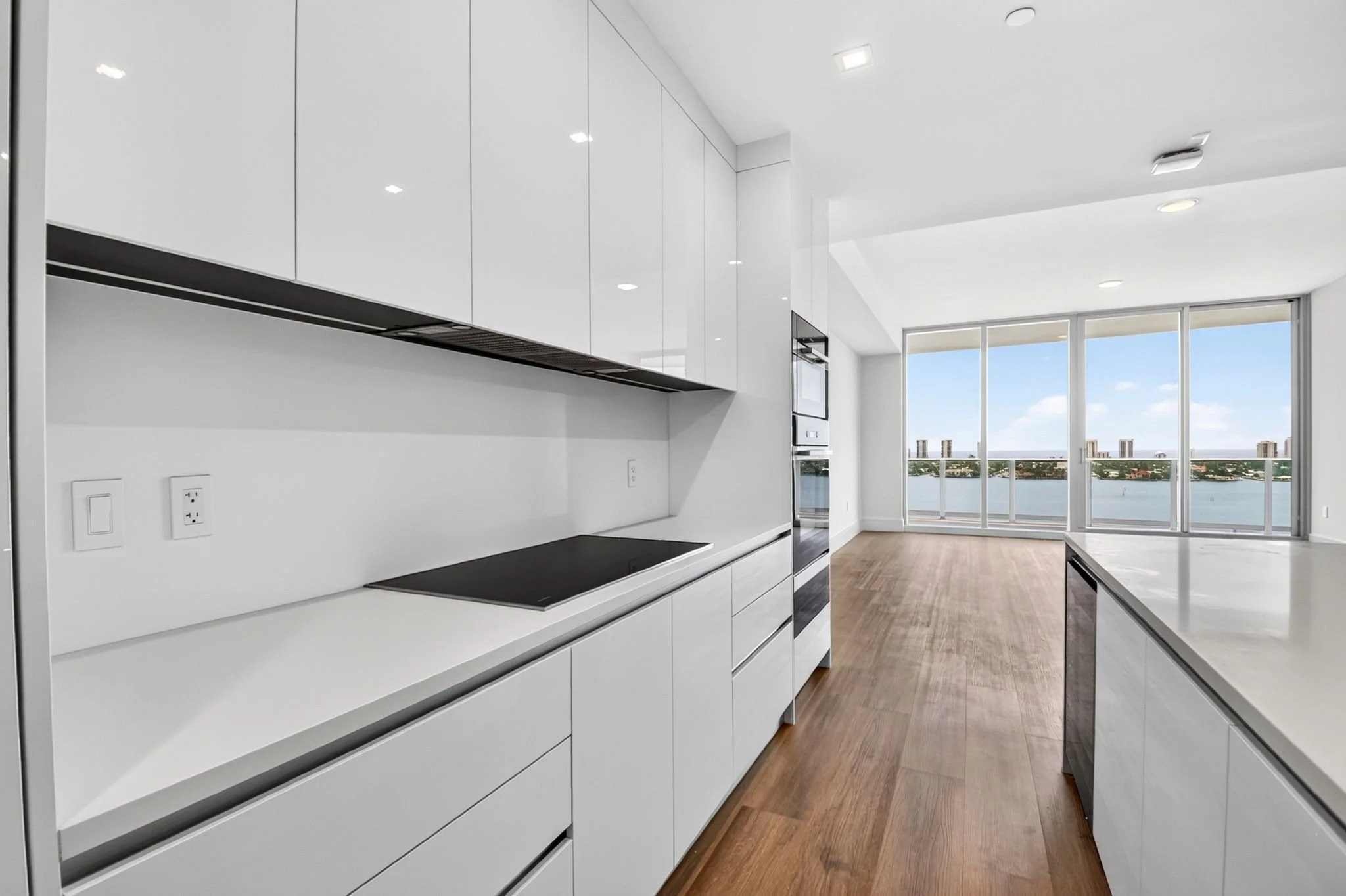 12-Kitchen-220 Lake Shore Dr 1506.jpg