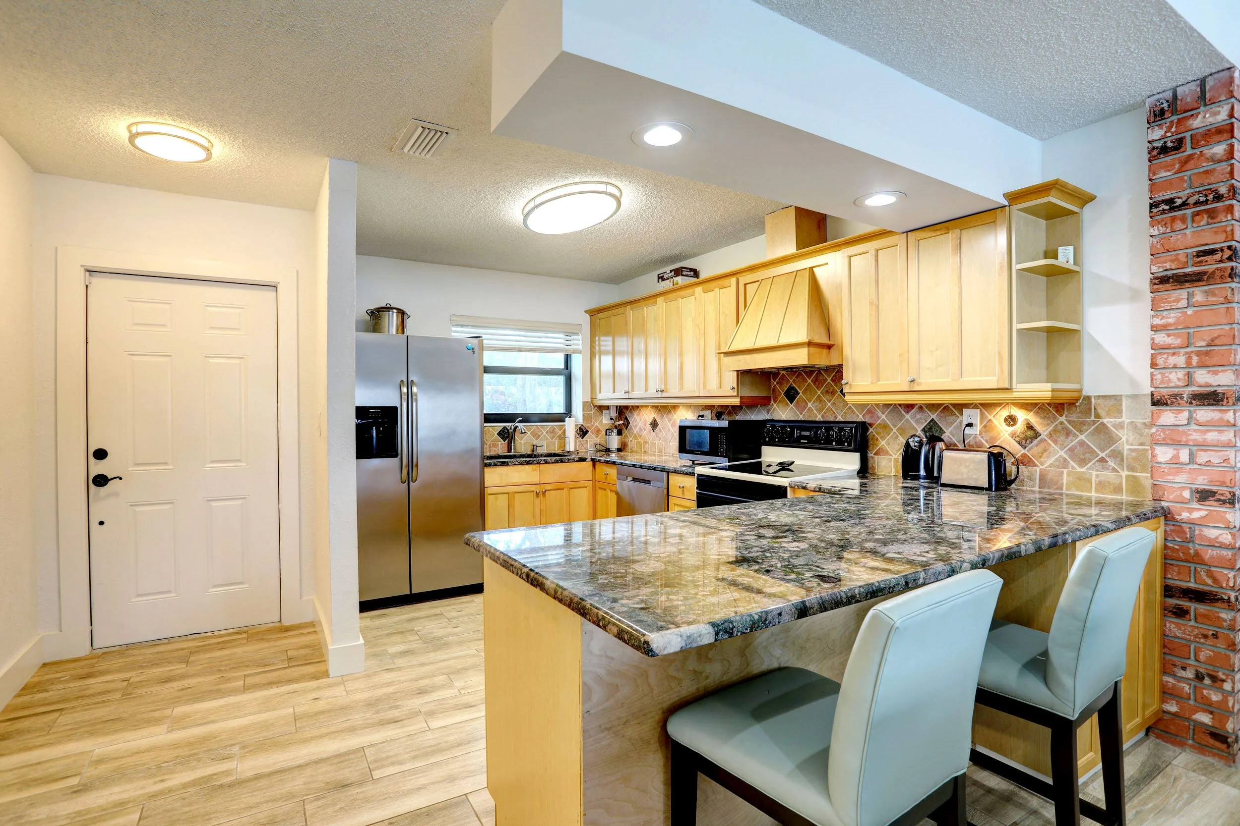 10-Foyer and Kitchen.jpg