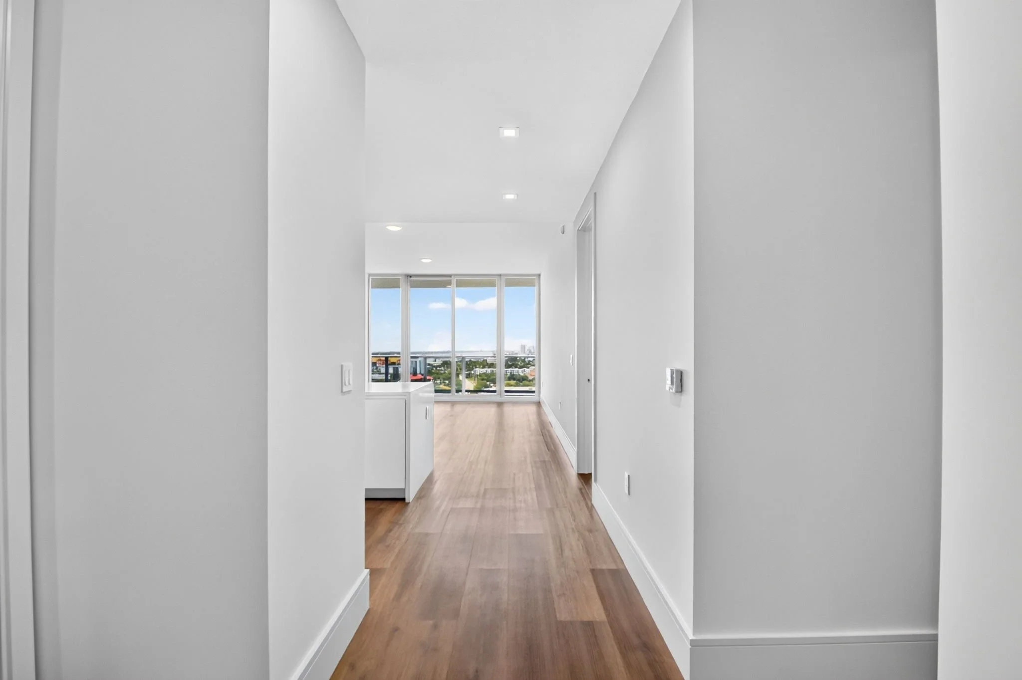 10-Entrance-220 Lake Shore Dr 1511.jpg