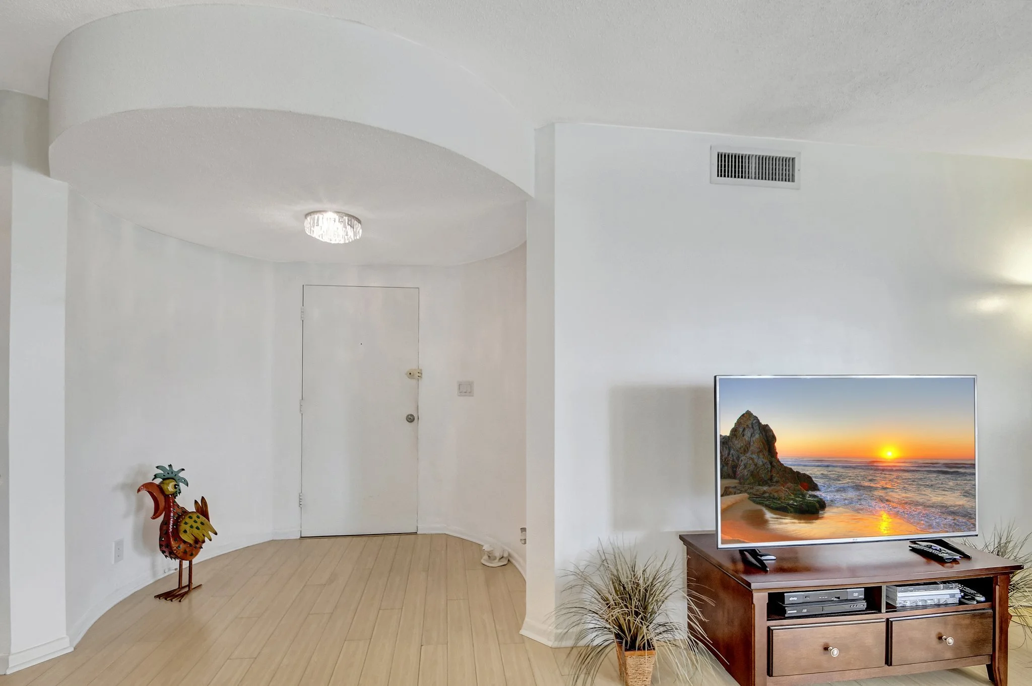 8-Palm Beach-La Bonne Vie-Foyer.jpg